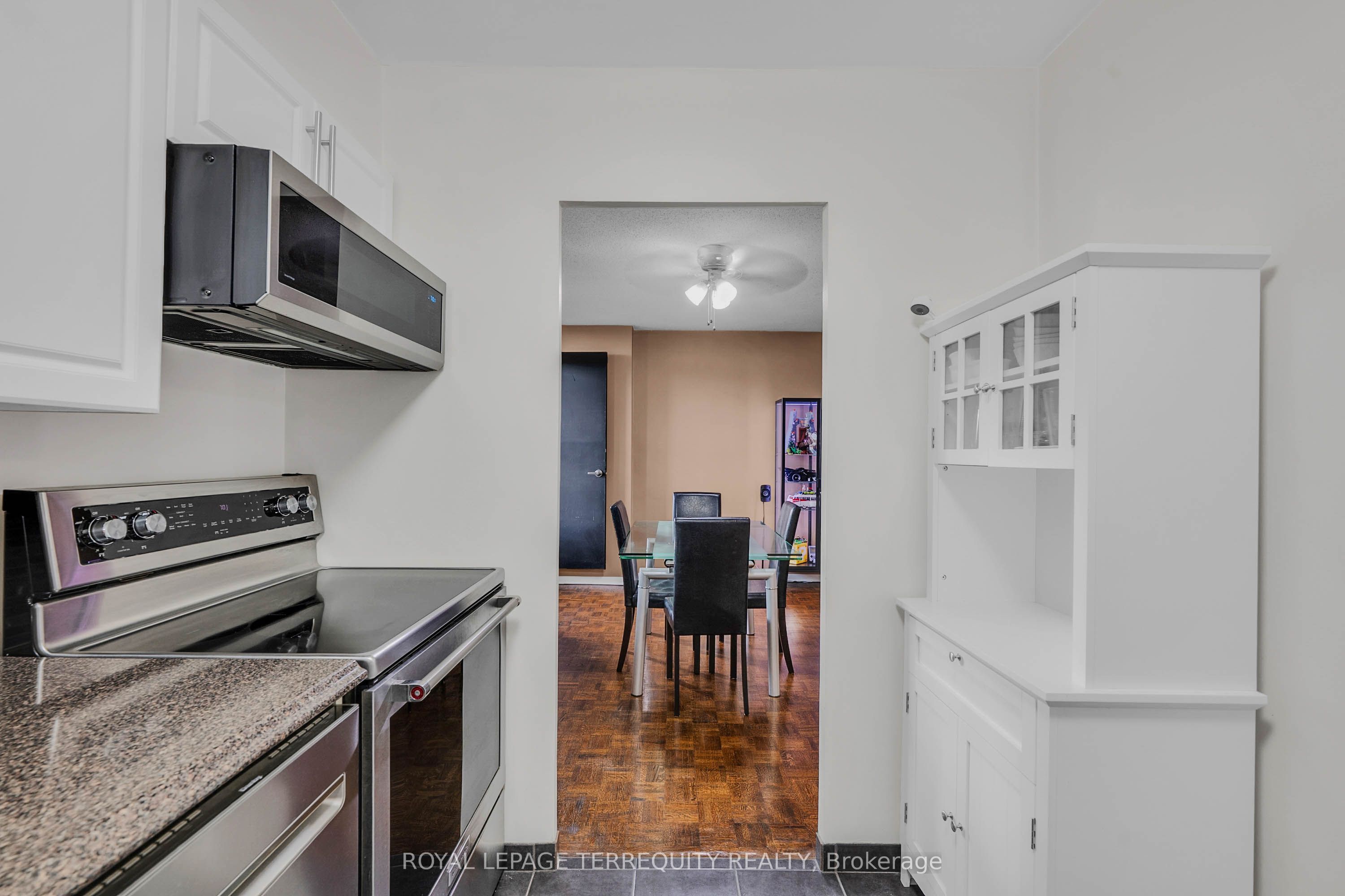 180 Markham Road 816 Property Photo 15