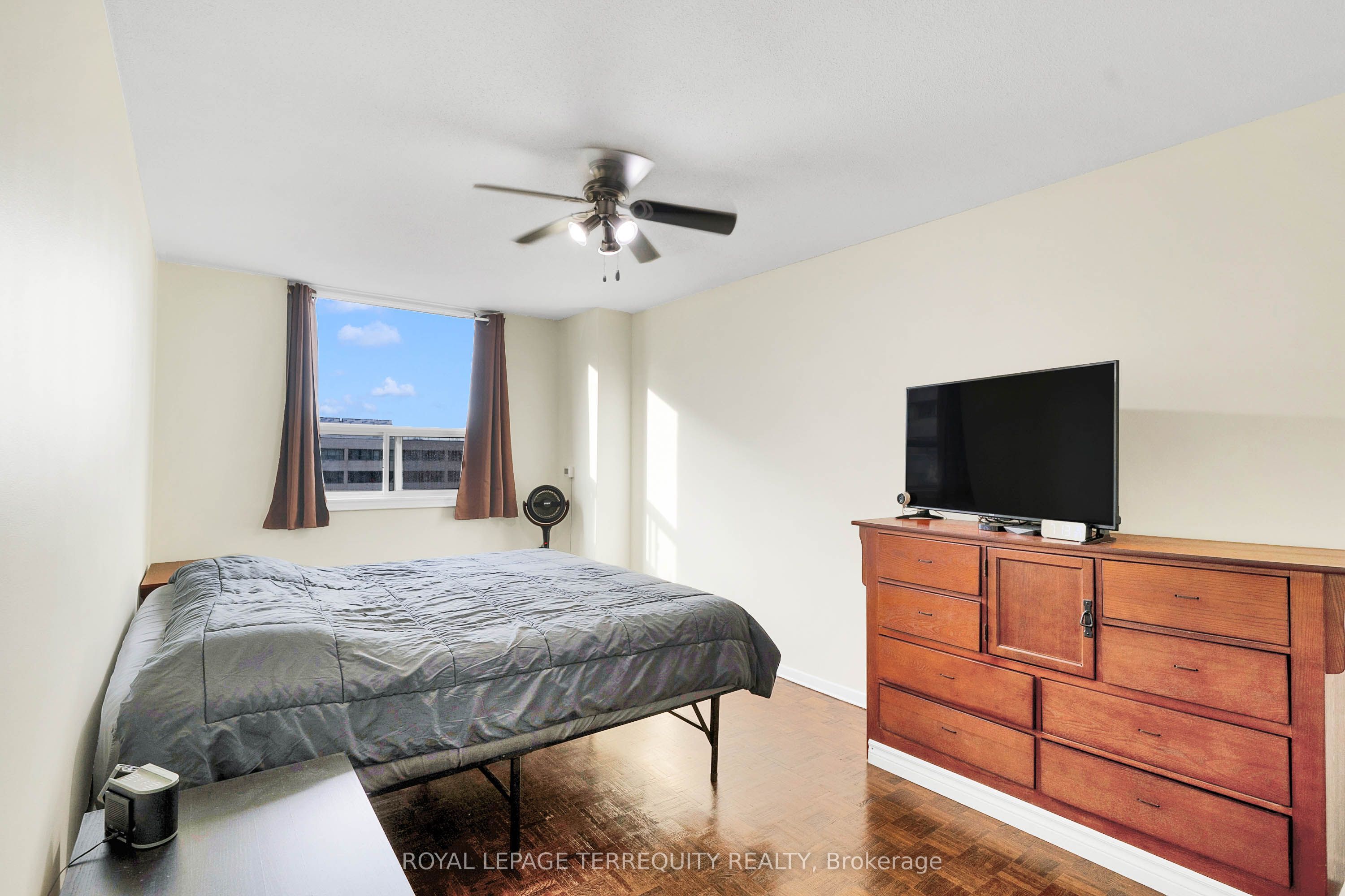 180 Markham Road 816 Property Photo 17