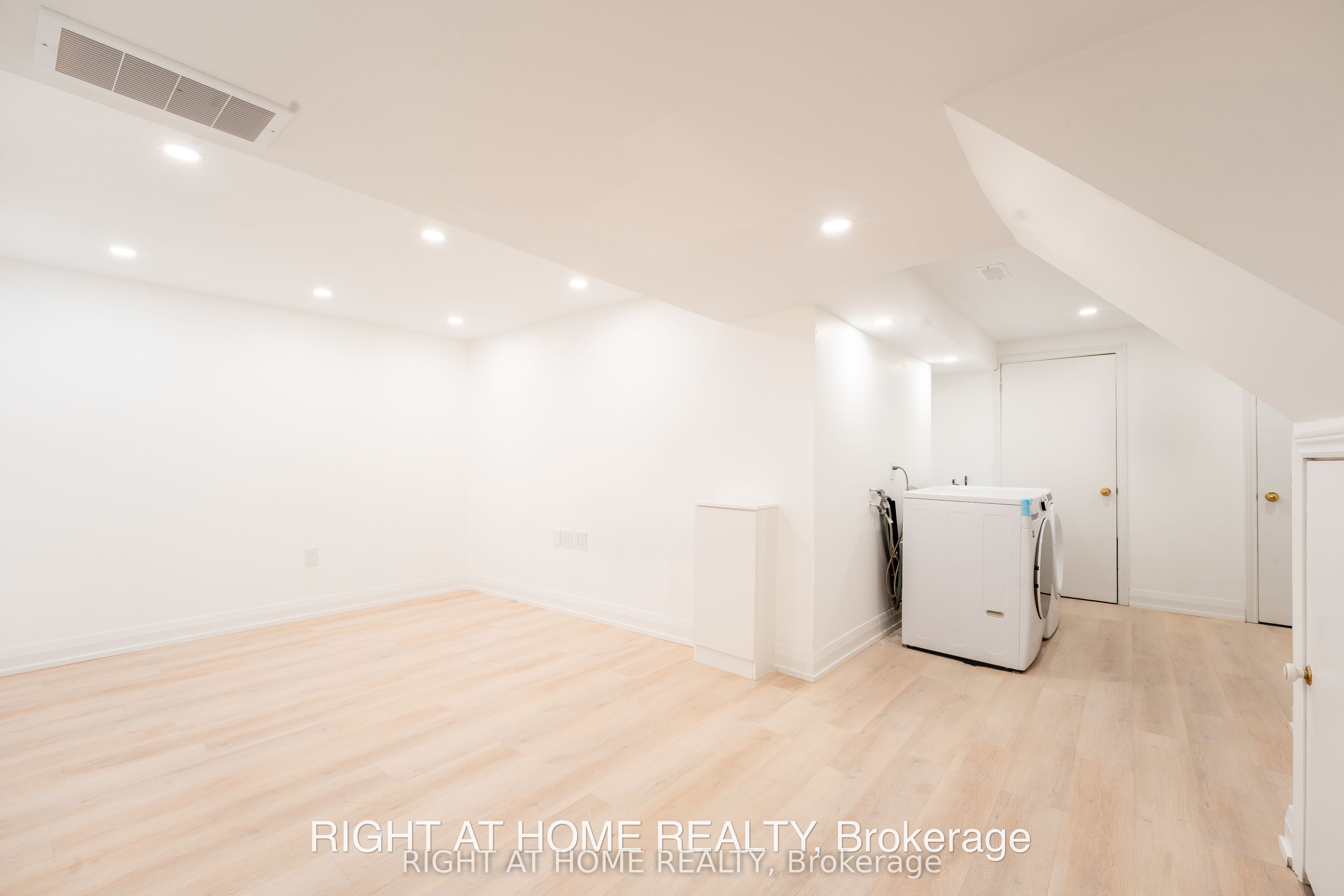 160 Overbank Drive Property Photo 23
