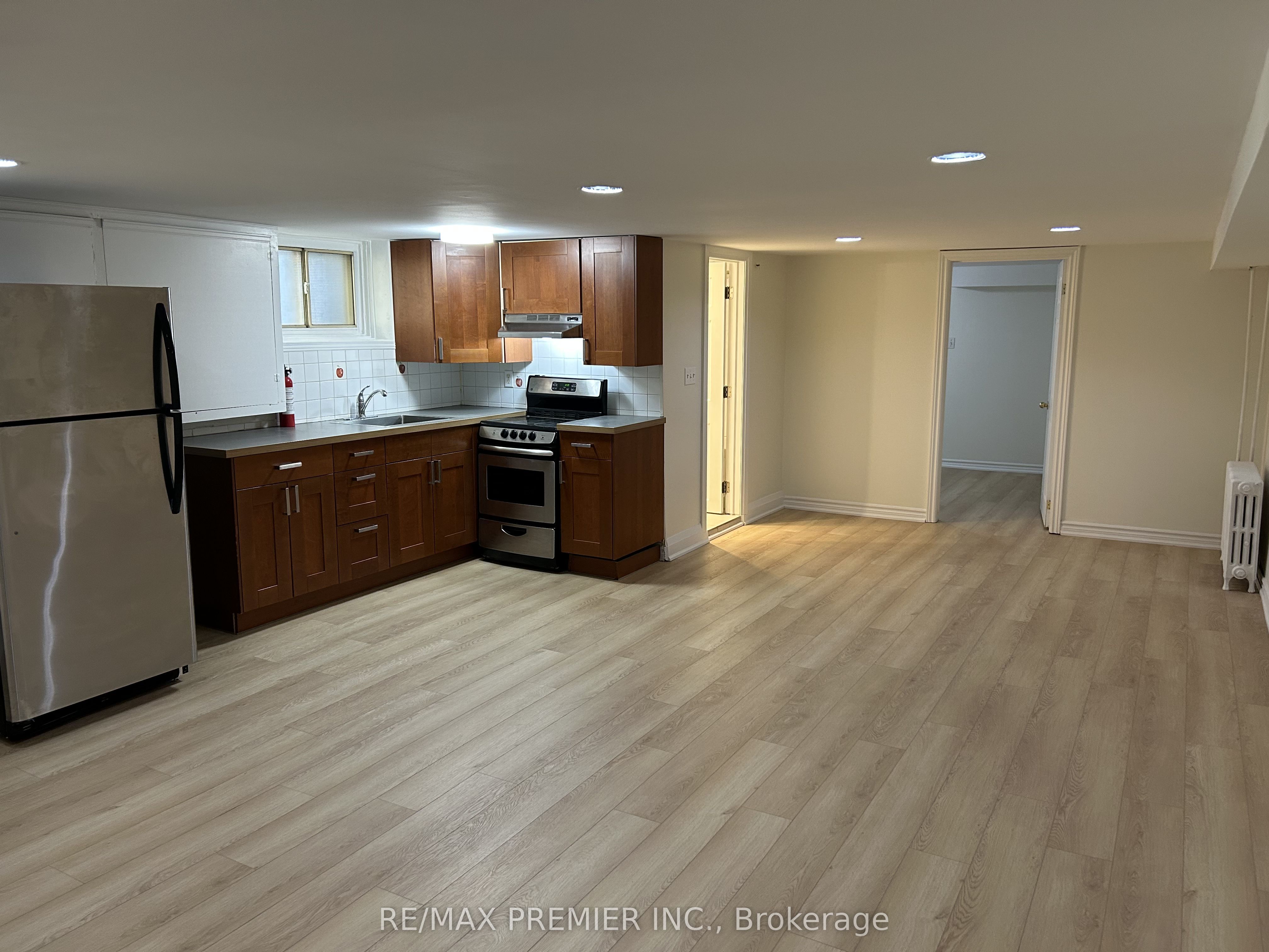 1342 Pape Avenue G Property Photo 2