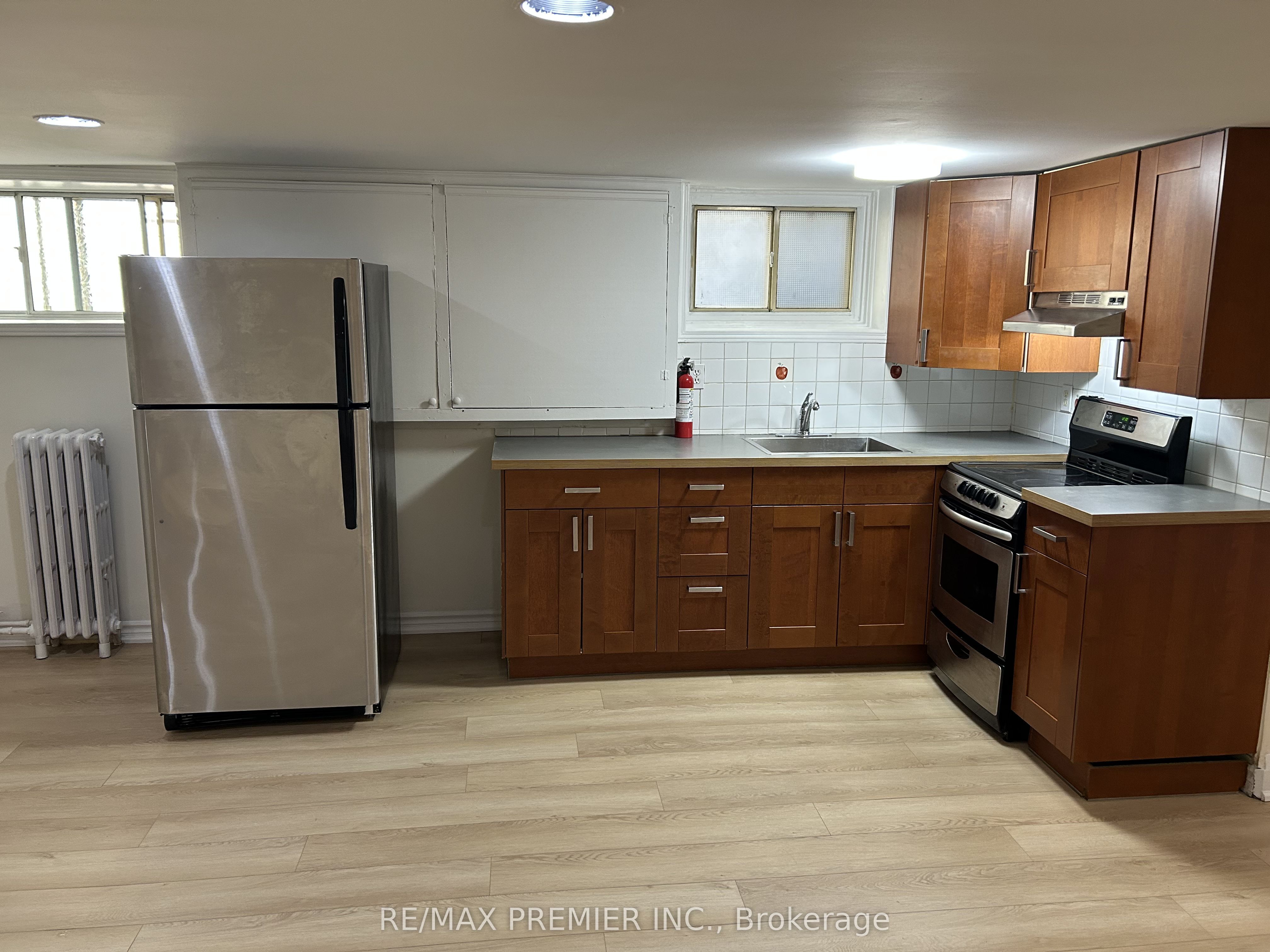 1342 Pape Avenue G Property Photo 3