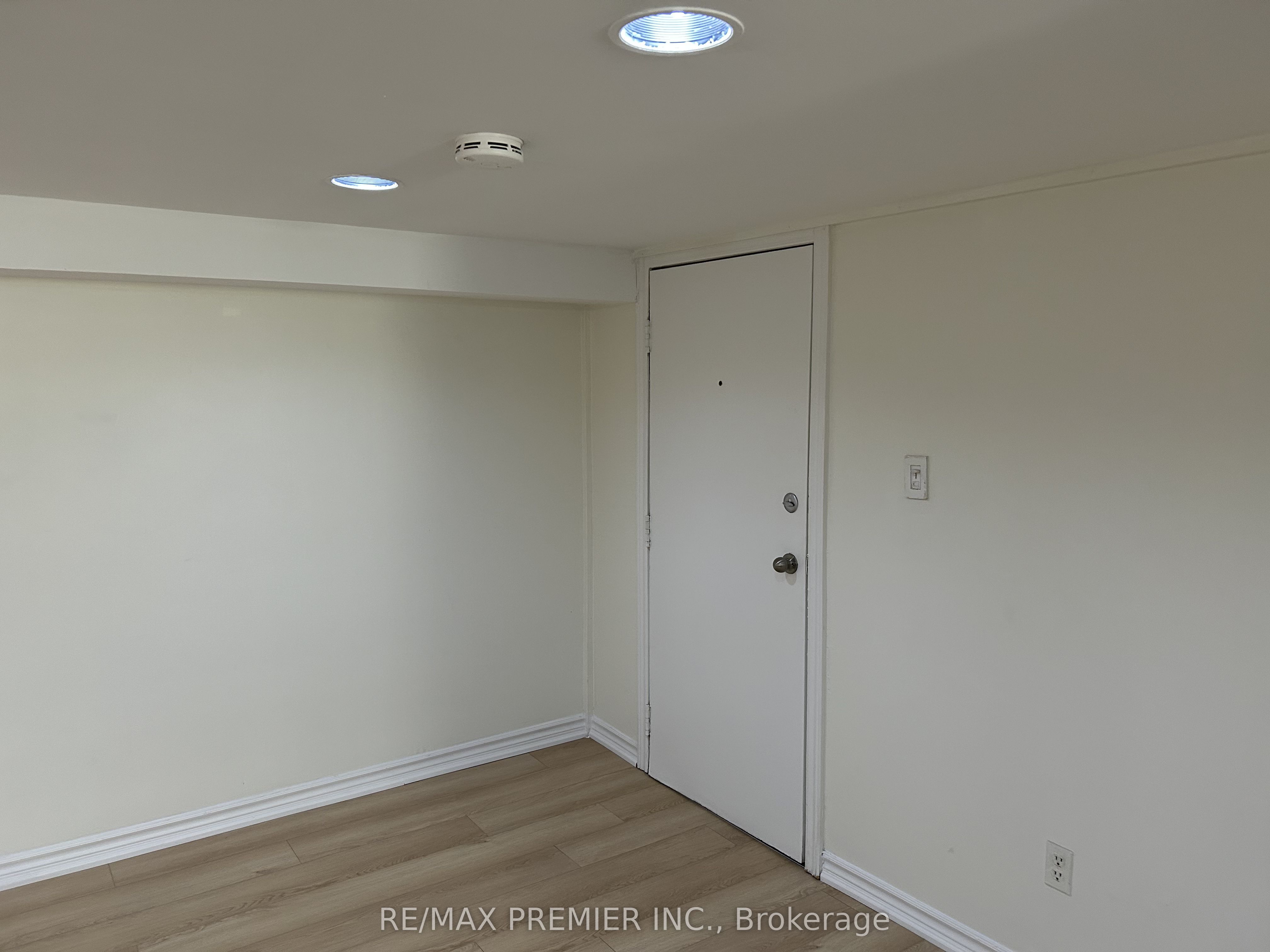 1342 Pape Avenue G Property Photo 5