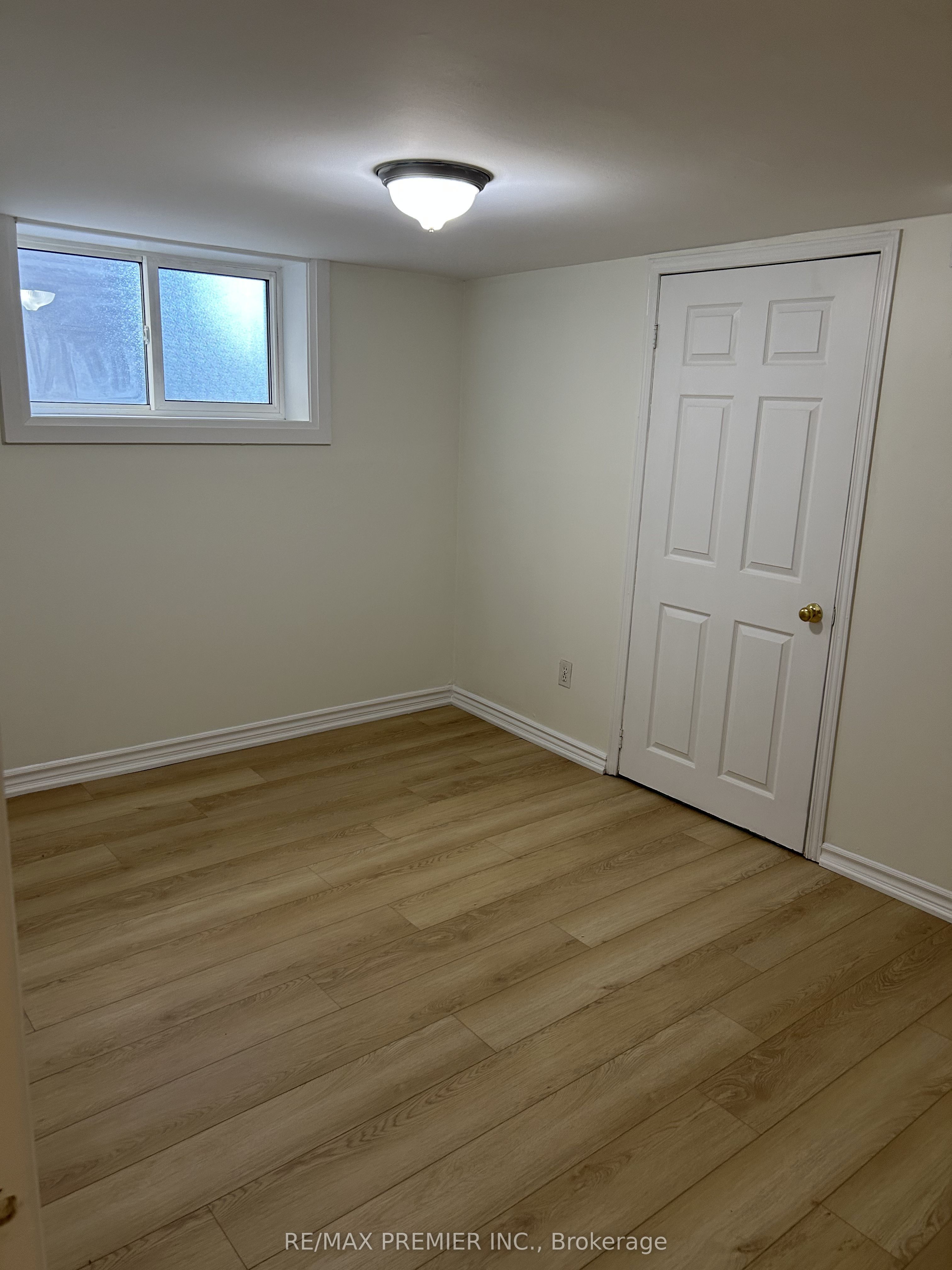 1342 Pape Avenue G Property Photo 7