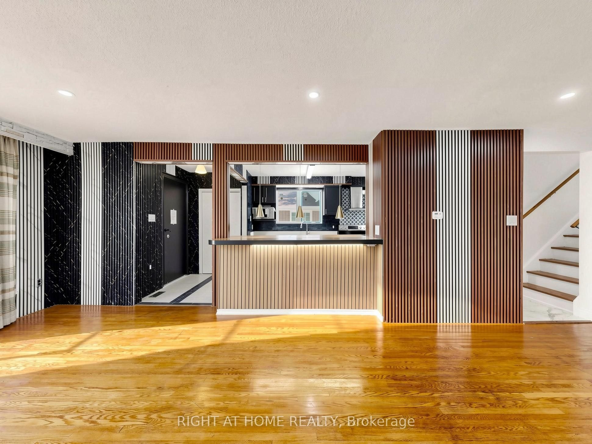 65 Darlingside Drive Property Photo 2