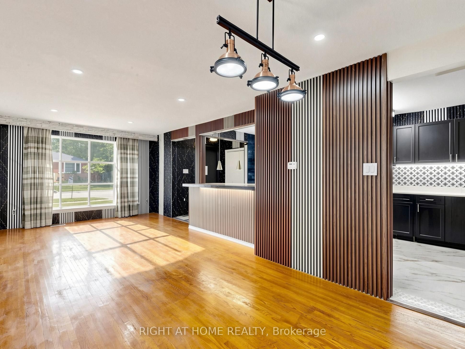 65 Darlingside Drive Property Photo 4