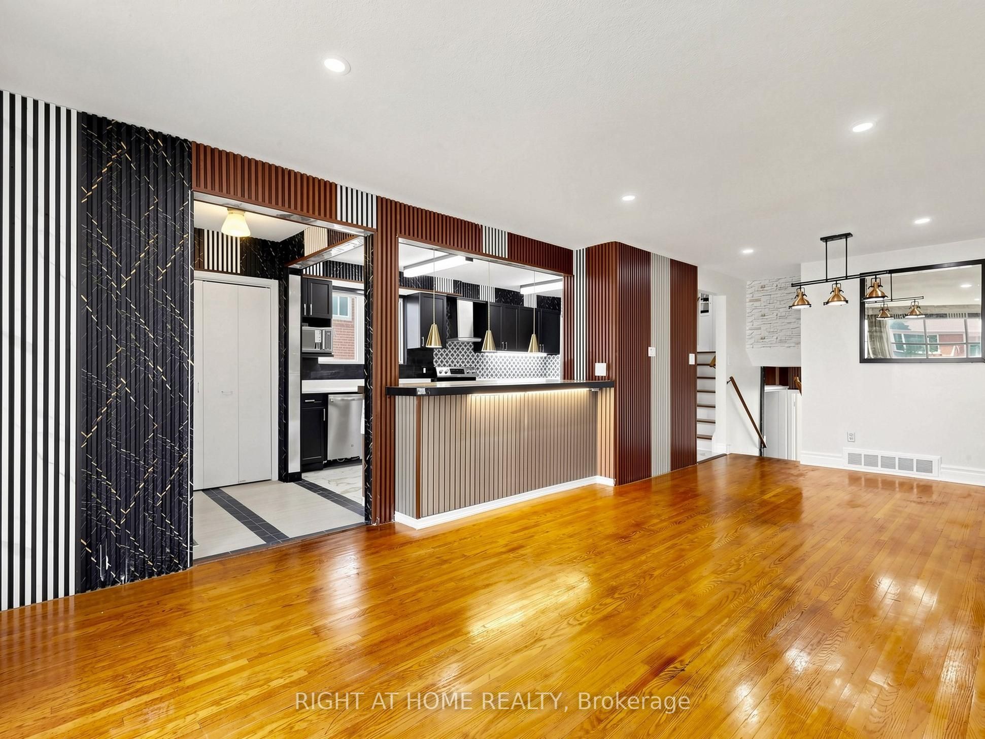 65 Darlingside Drive Property Photo 10