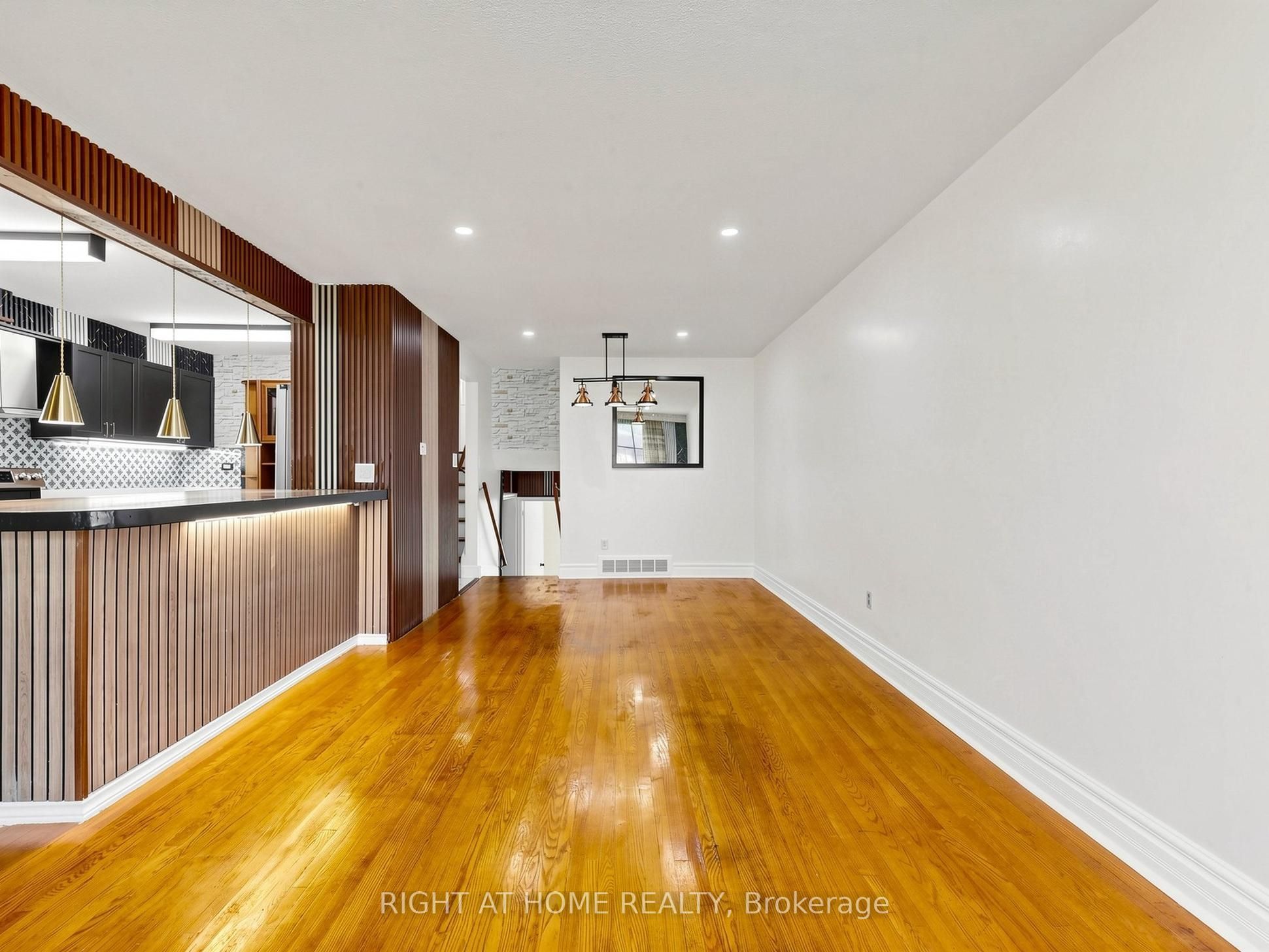 65 Darlingside Drive Property Photo 11