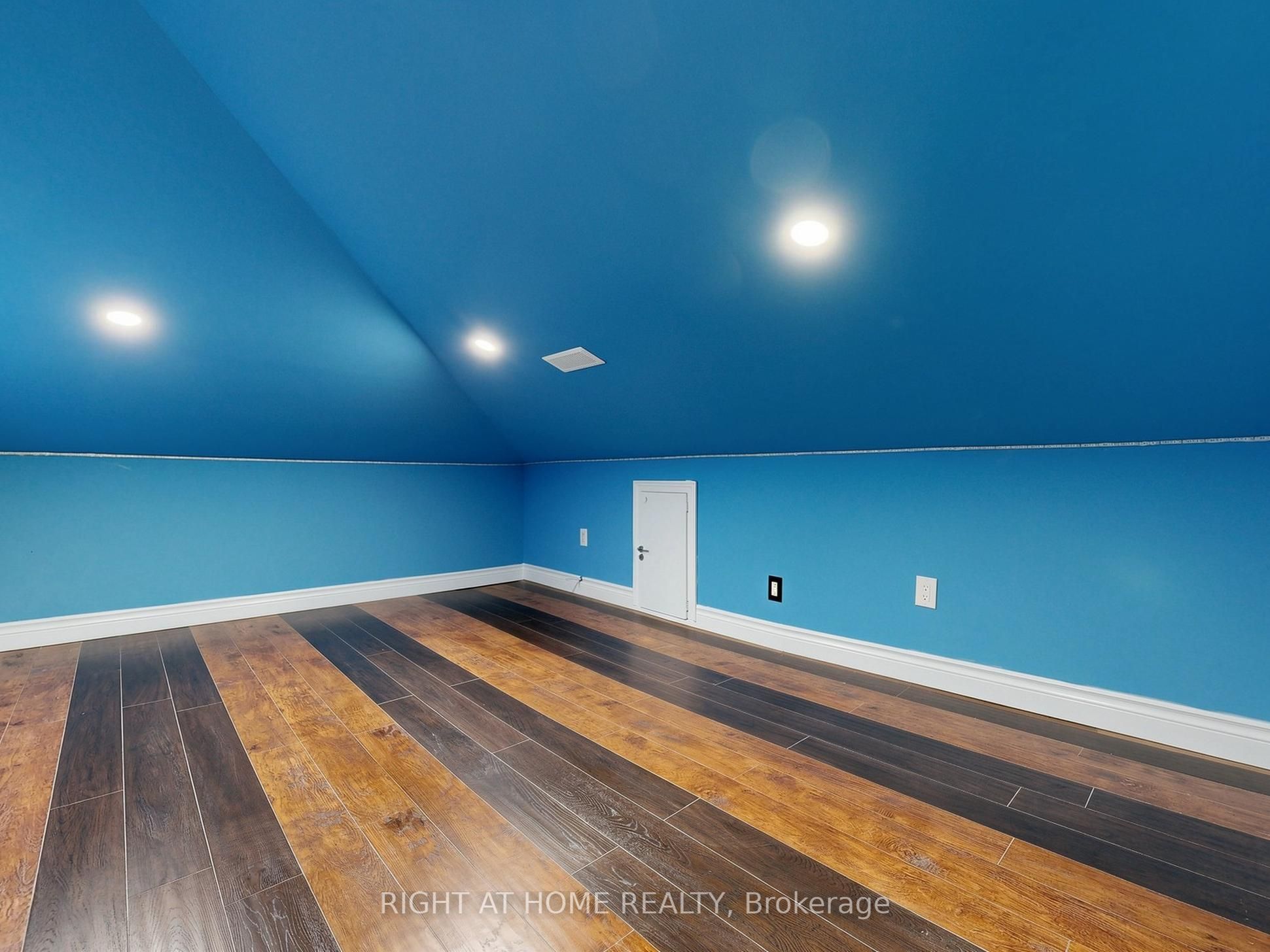 65 Darlingside Drive Property Photo 27