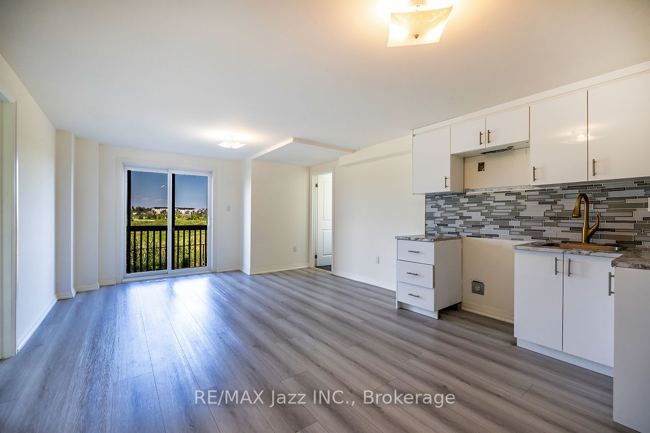 11 Yacht Drive Property Photo 7