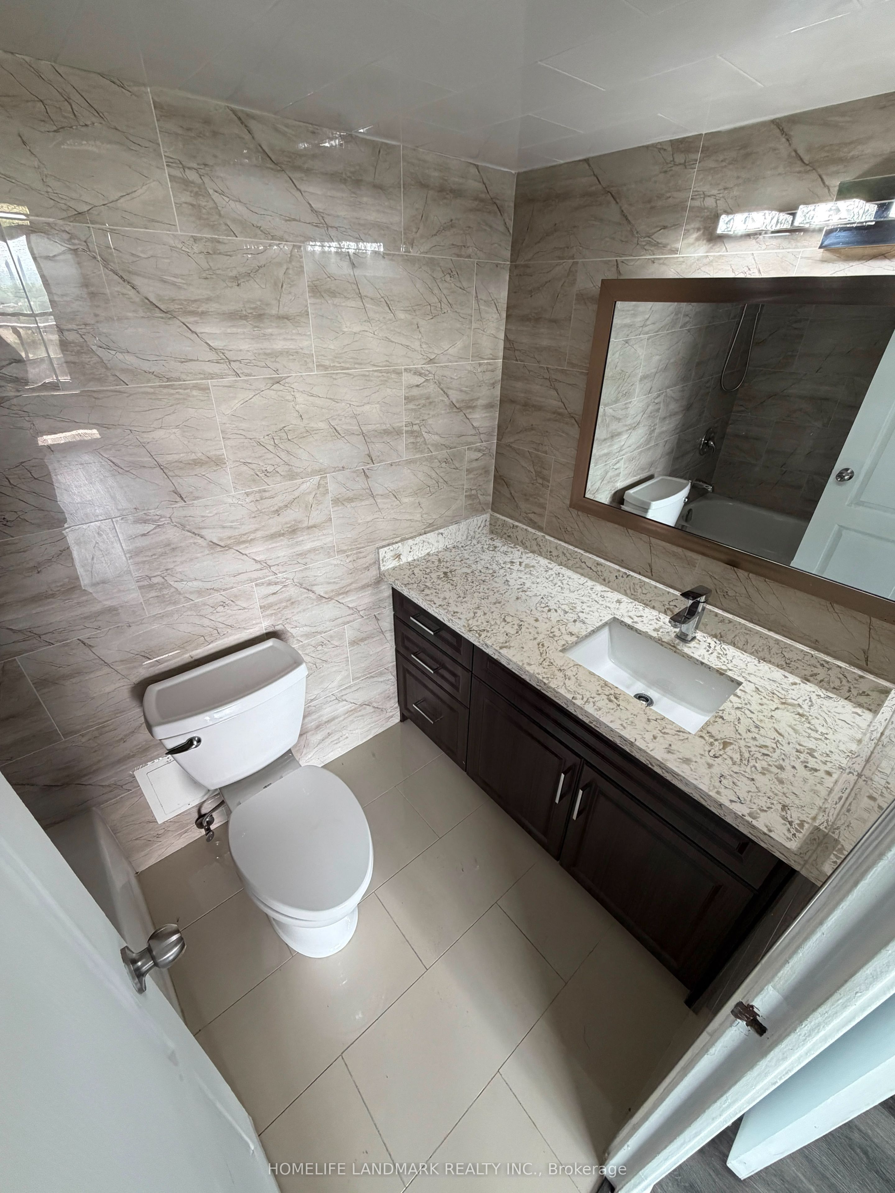 180 Markham Road 1703 Property Photo 12