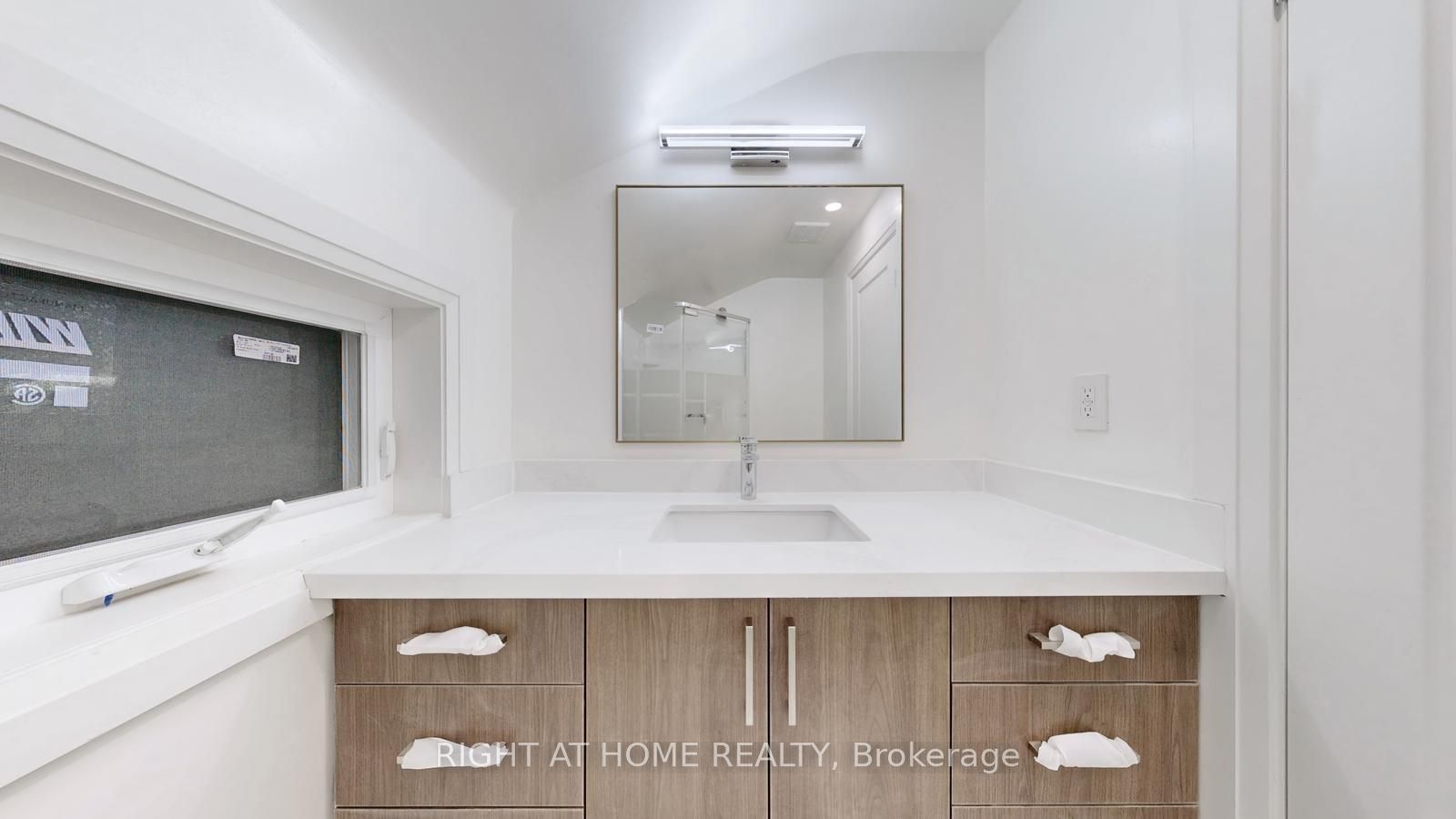 61 Glady's Road Unit 3 Property Photo 9