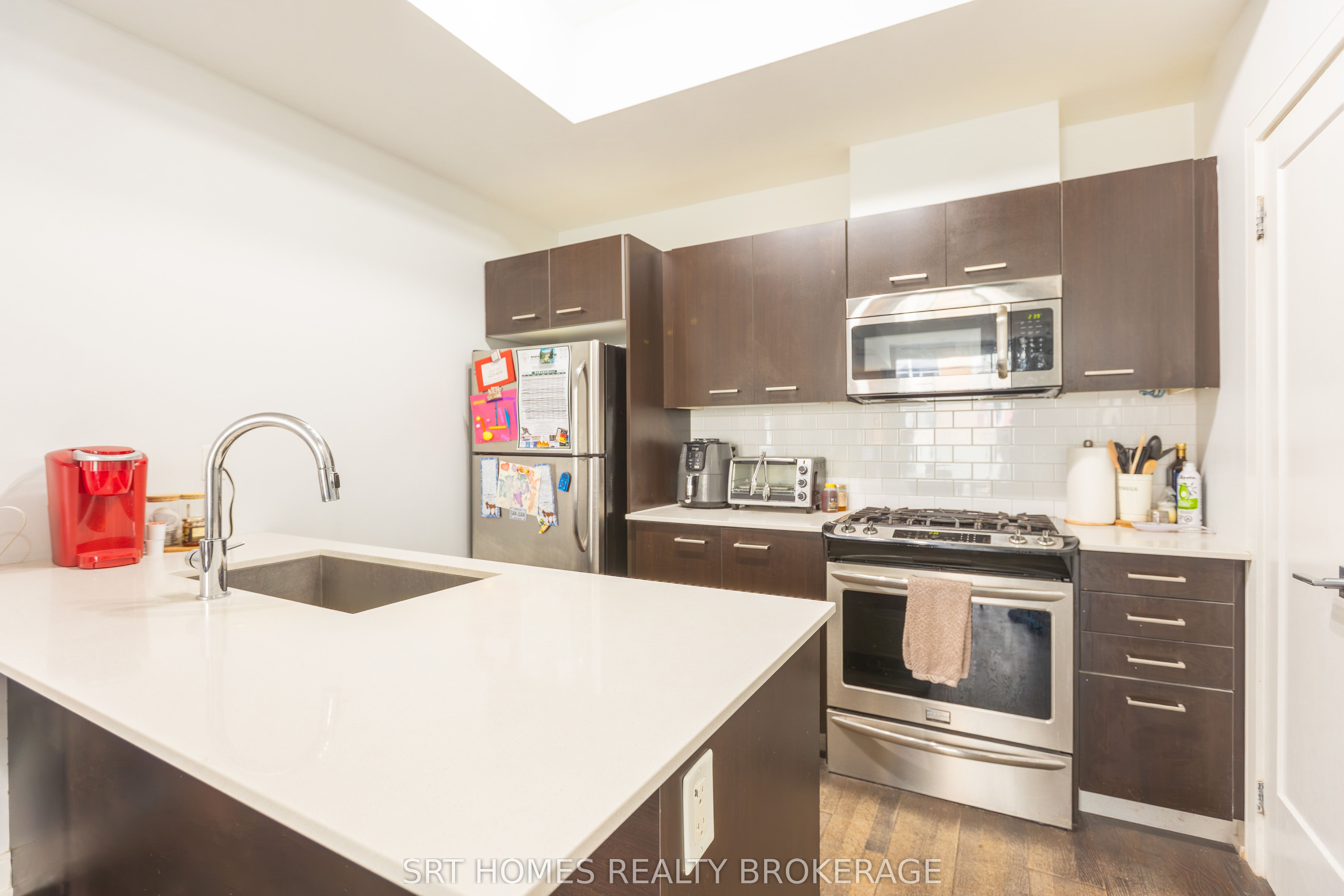 1321 Gerrard Street E 3 Property Photo 4