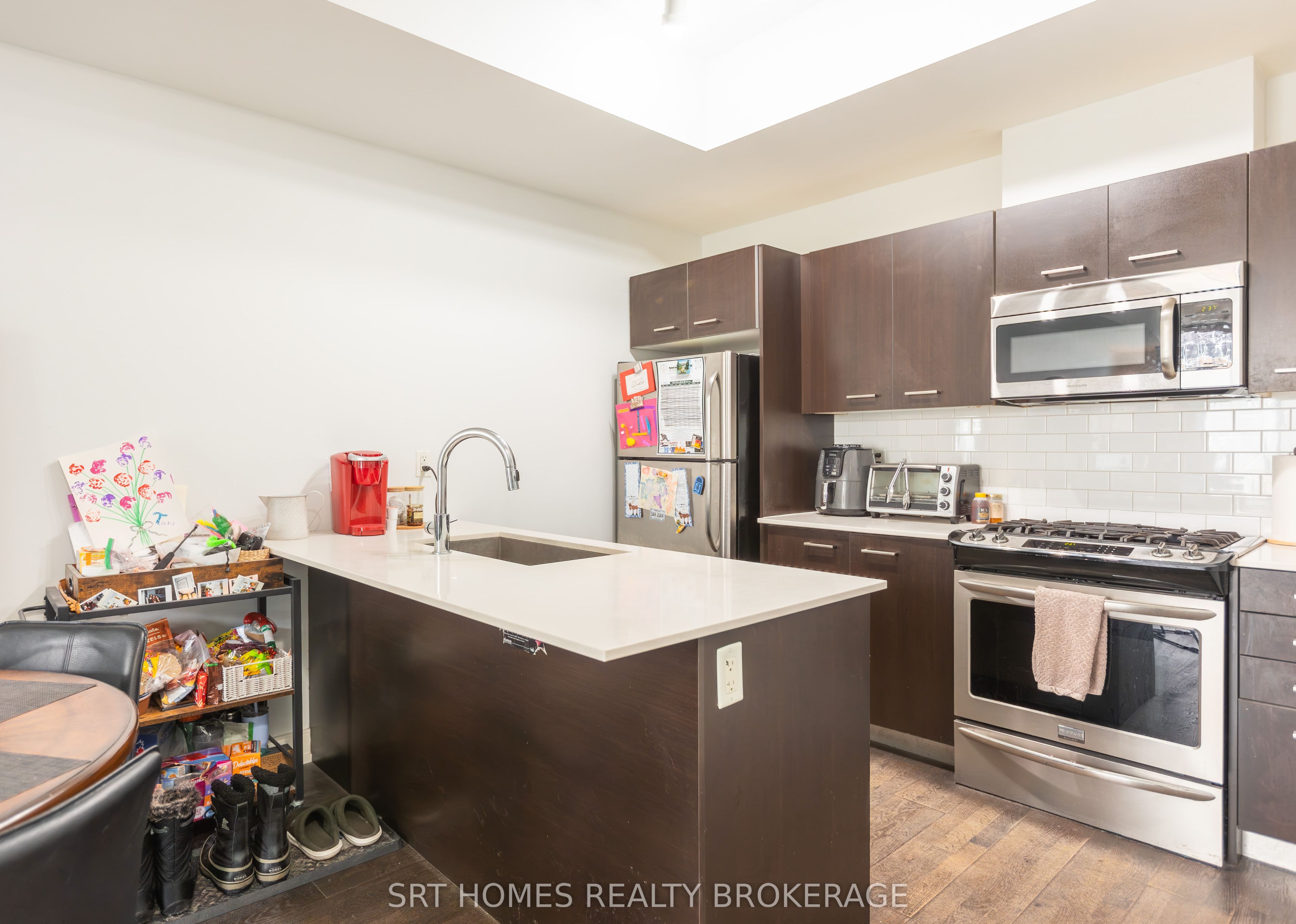 1321 Gerrard Street E 3 Property Photo 5