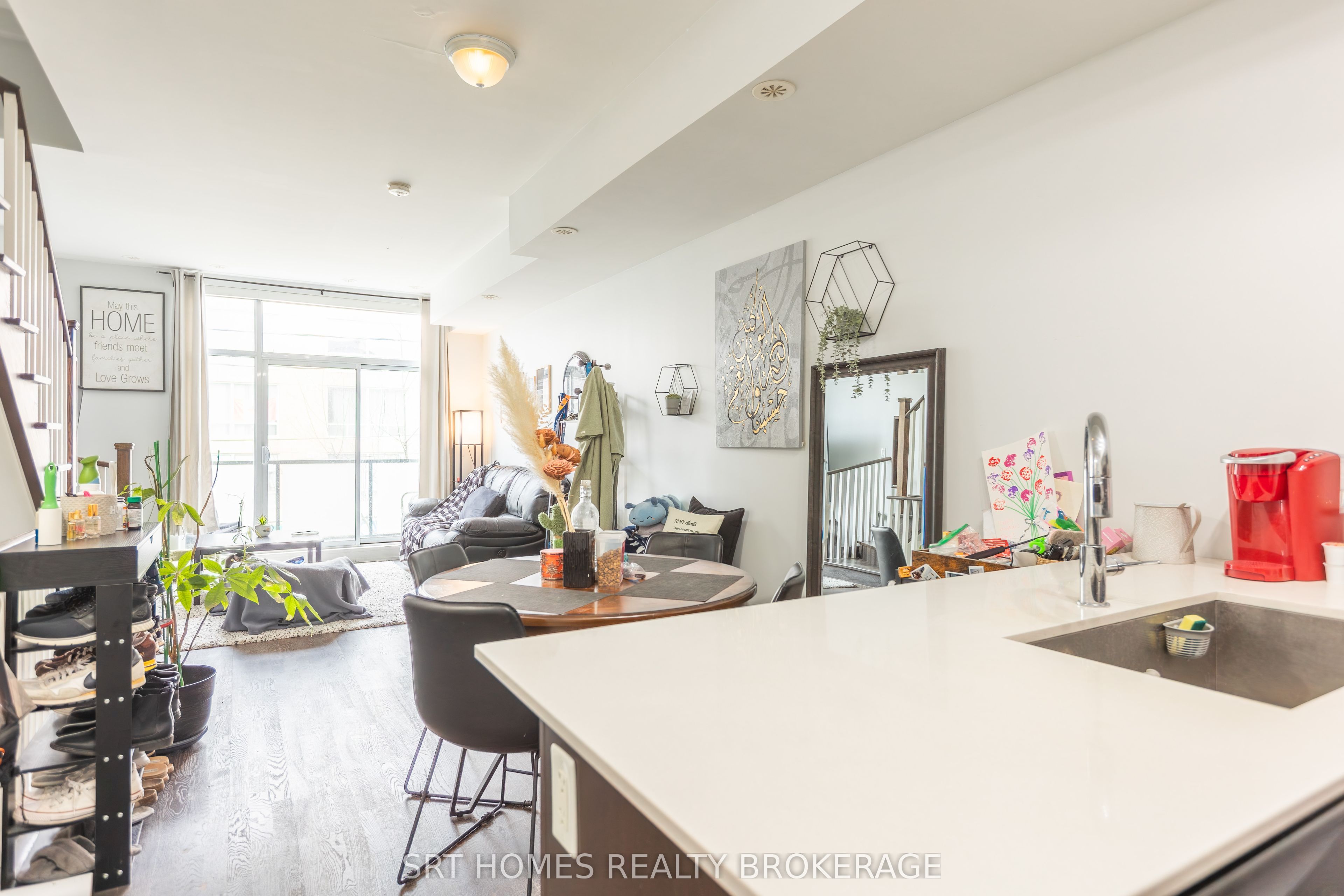 1321 Gerrard Street E 3 Property Photo 7