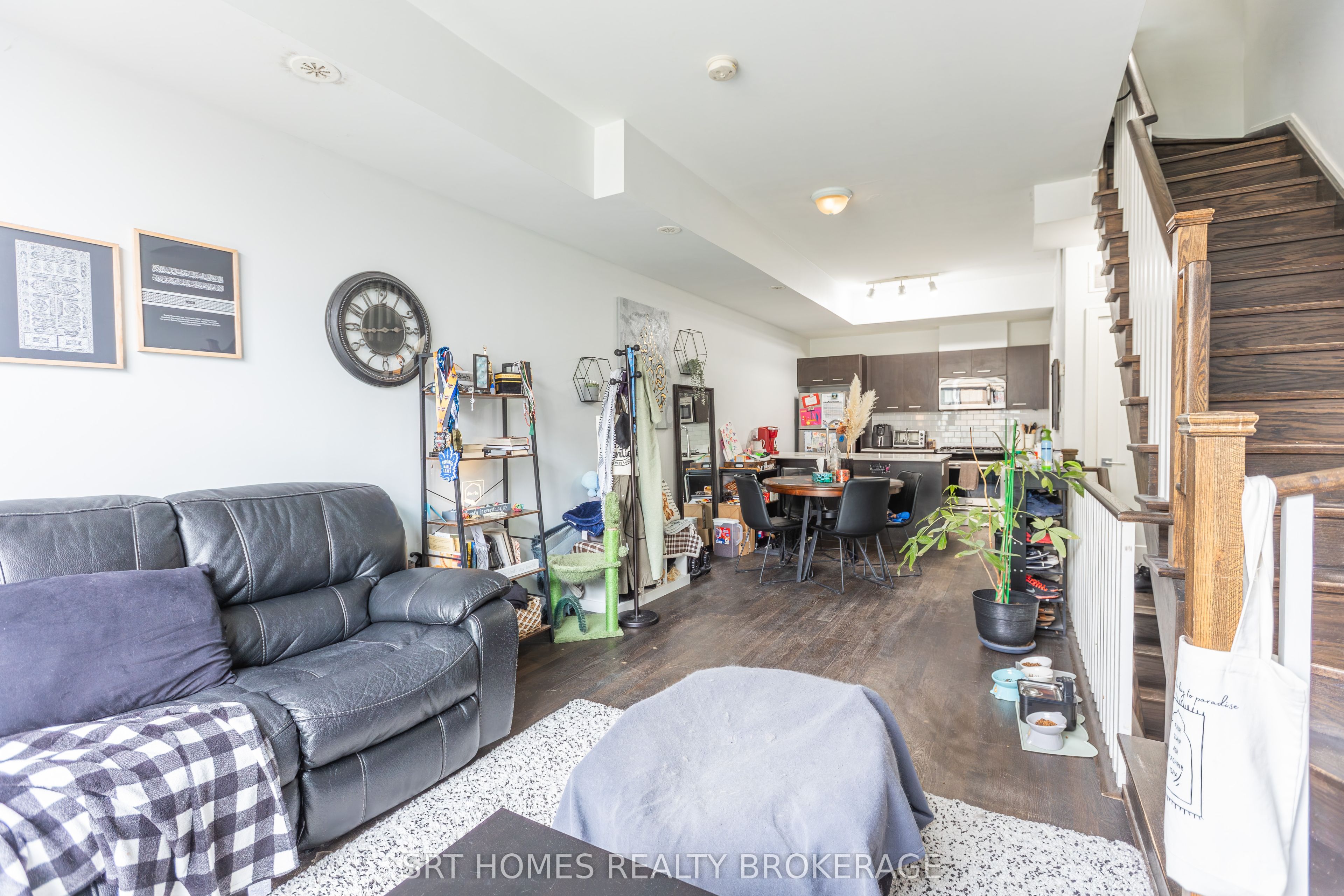 1321 Gerrard Street E 3 Property Photo 11