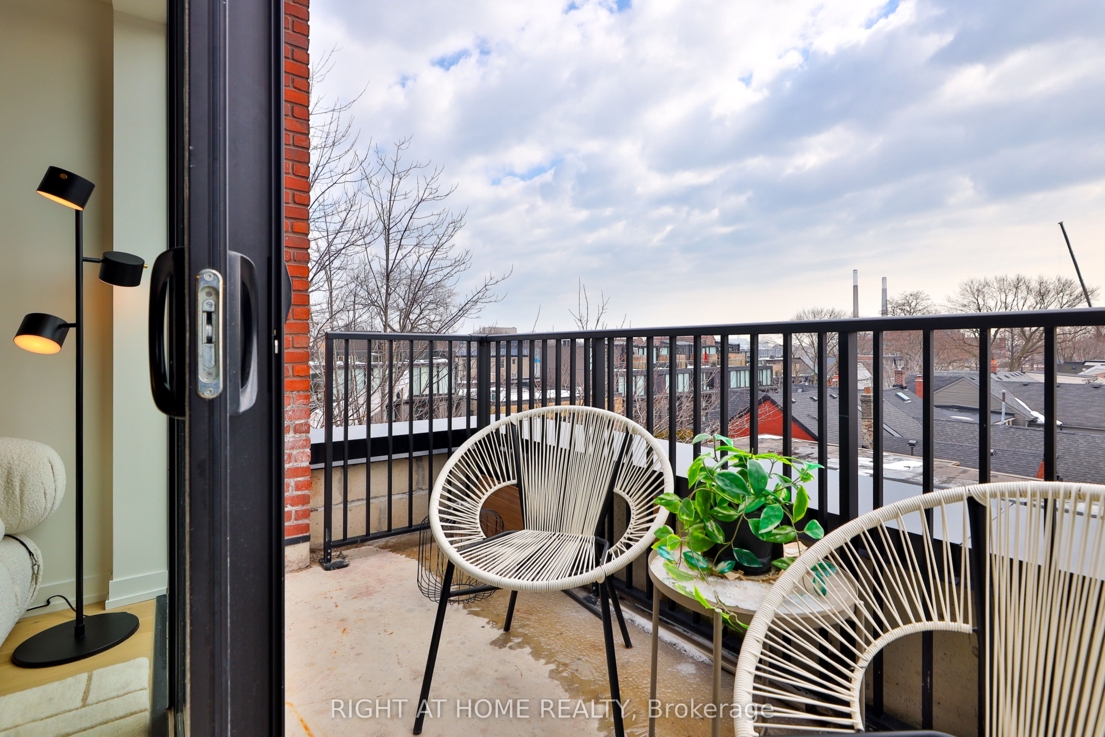 761 Queen Street E 205 Property Photo 16