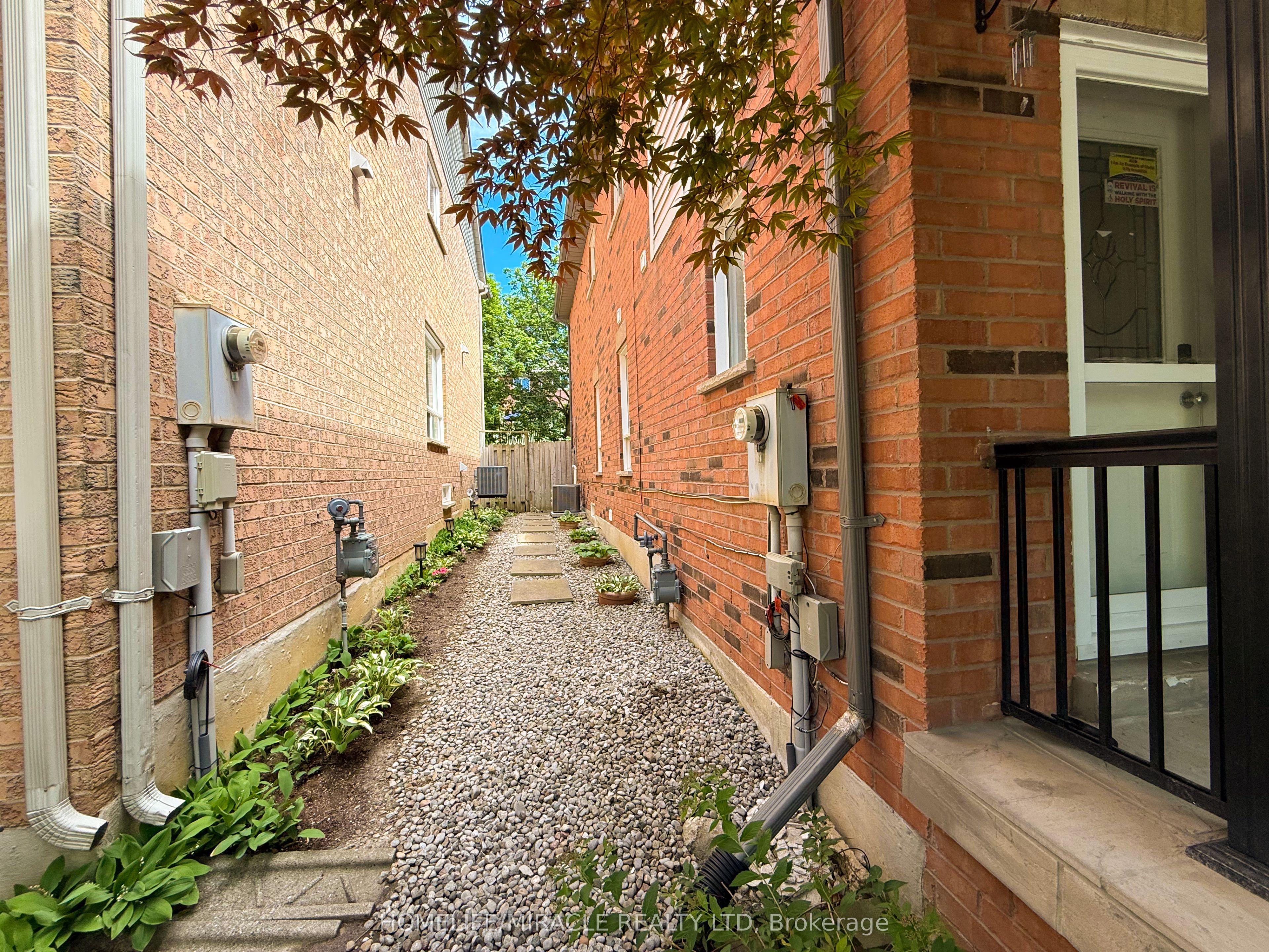 29 Hemans Court Property Photo 8