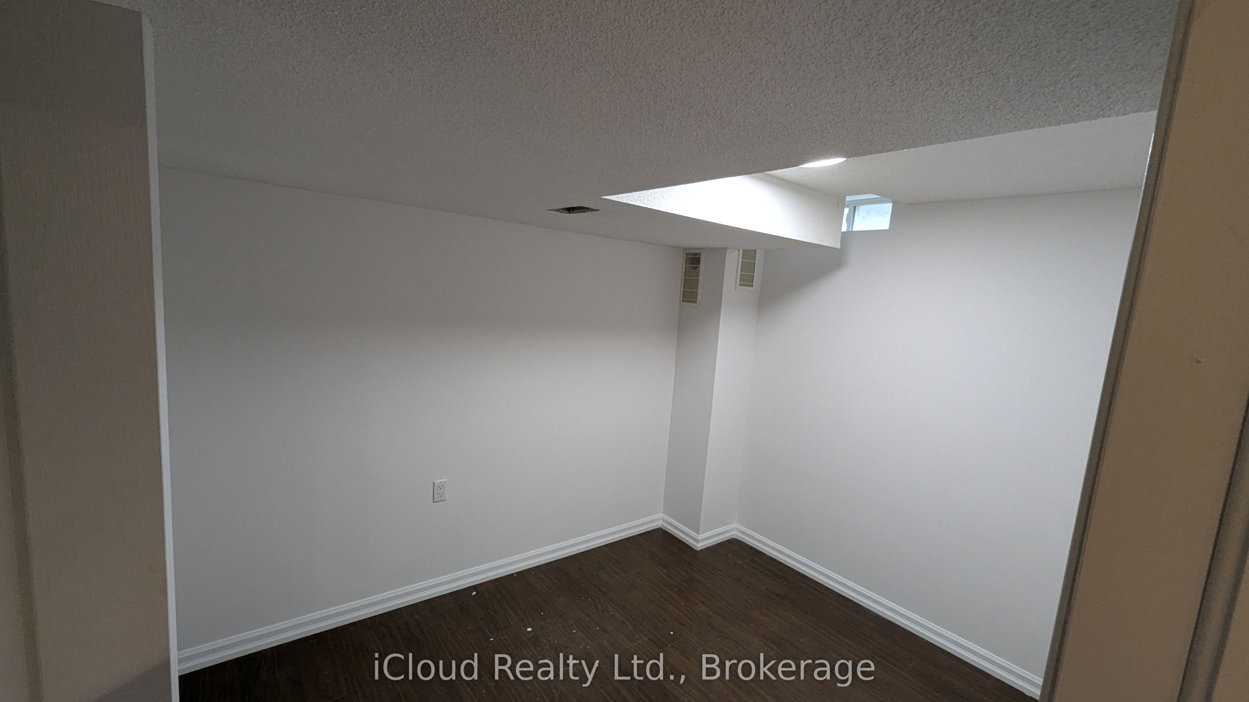 53 Seward Crescent Lower Level Property Photo 8