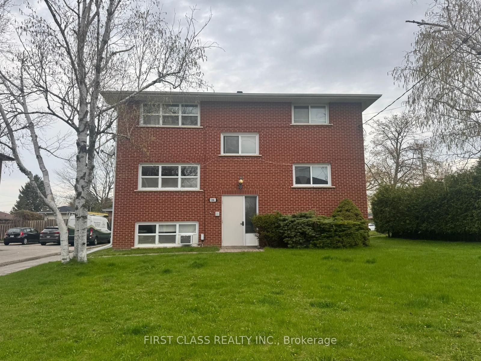 596 Digby Avenue Property Photo 1