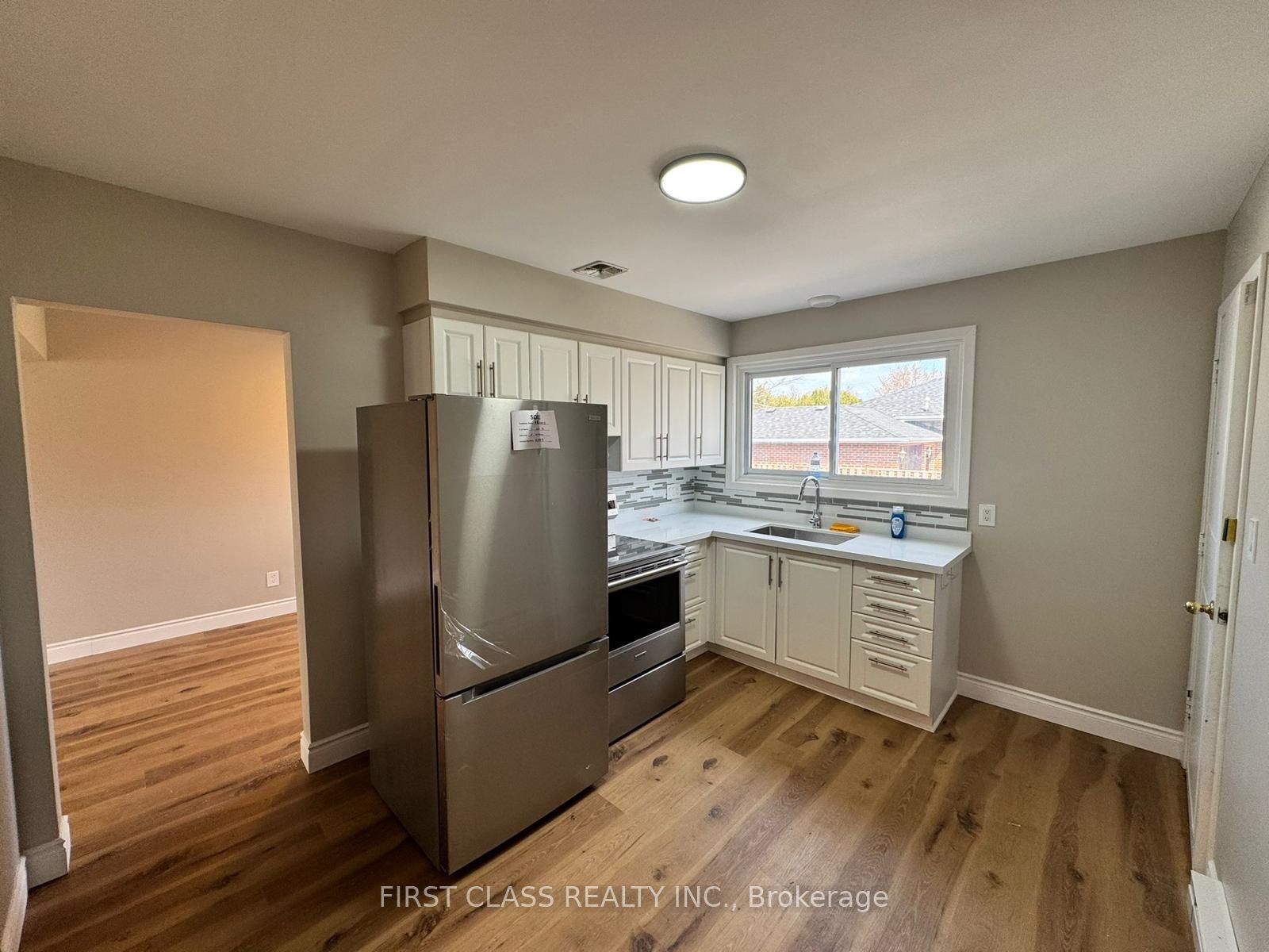 596 Digby Avenue Property Photo 4