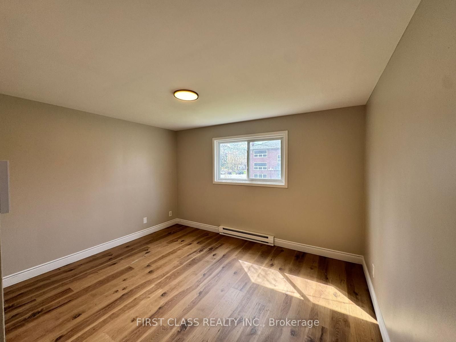 596 Digby Avenue Property Photo 6