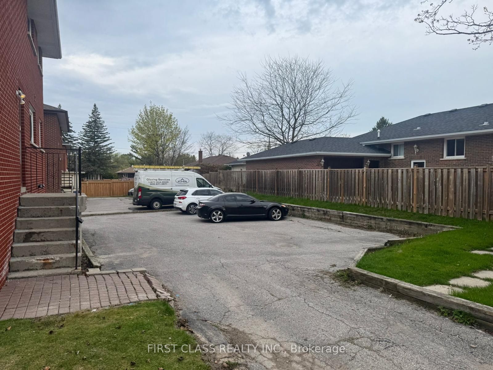 596 Digby Avenue Property Photo 12