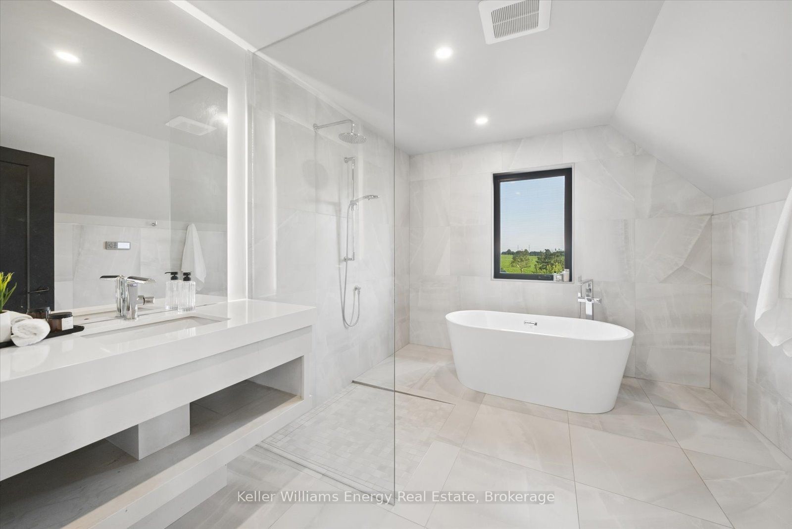 3122 Highway 2 Property Photo 21