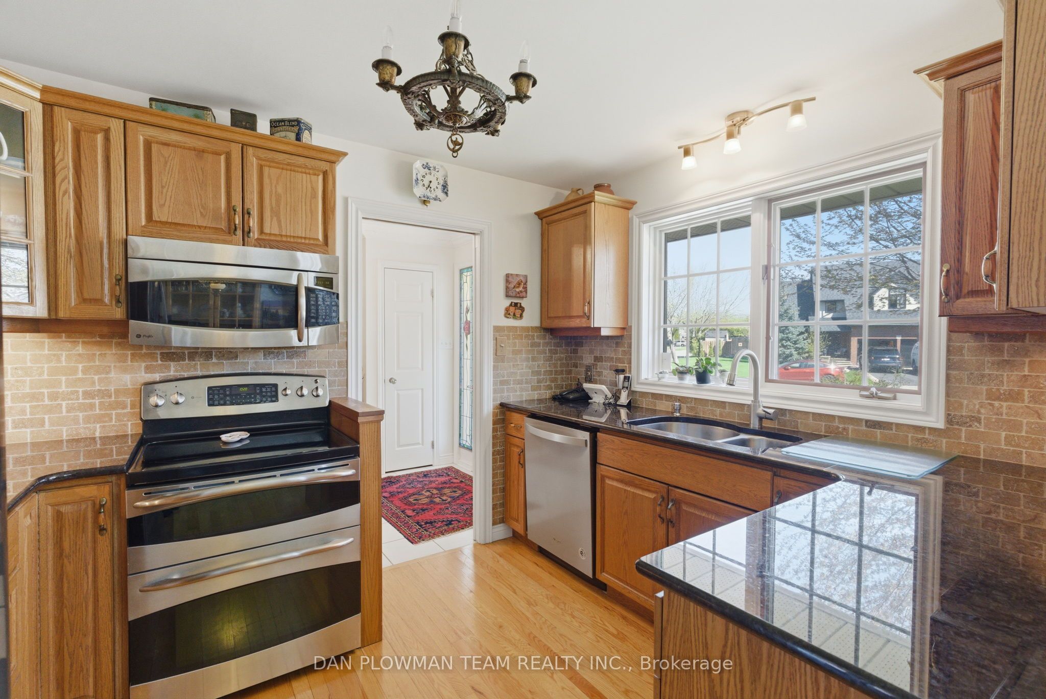 10 Barrington Place Property Photo 7