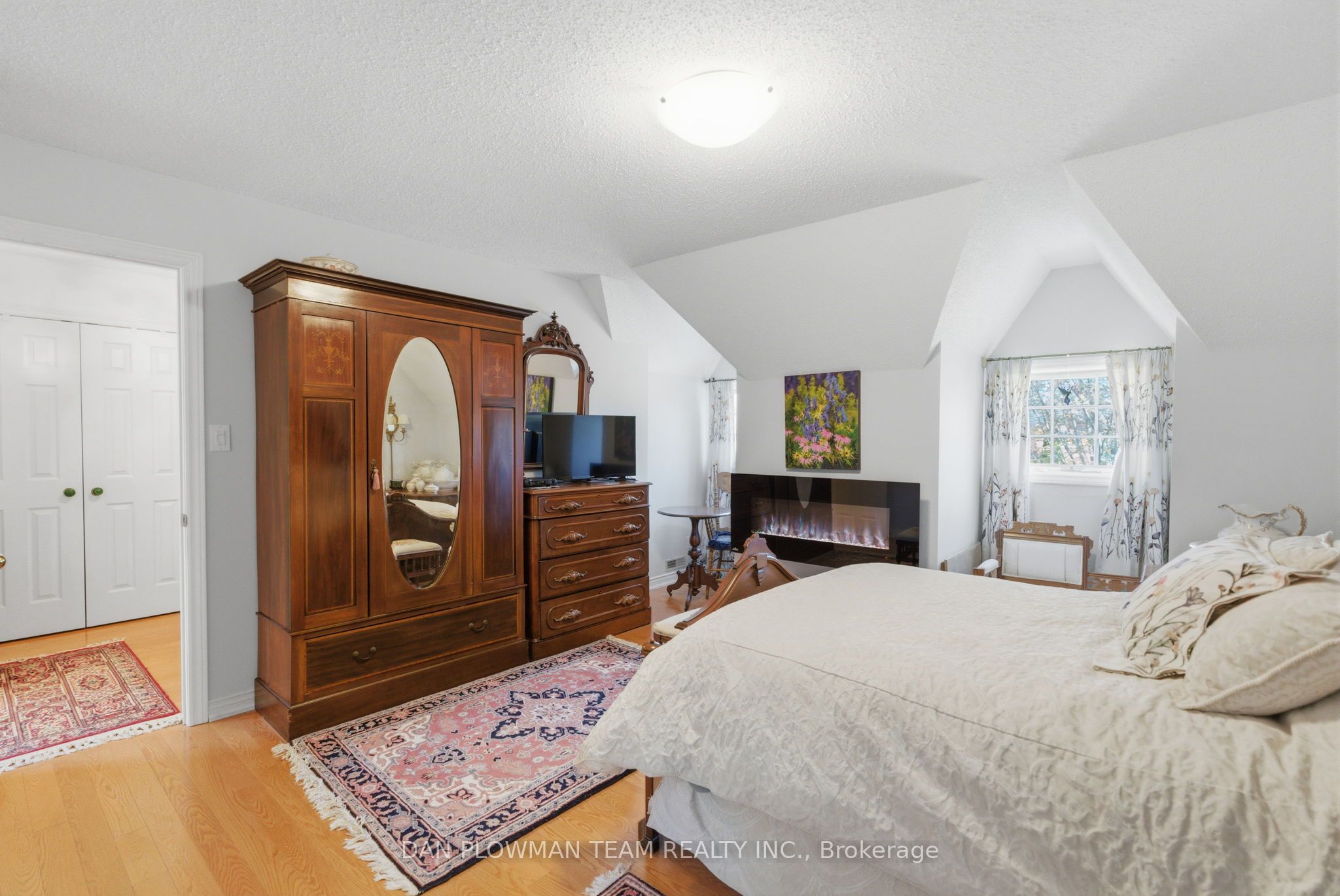 10 Barrington Place Property Photo 19