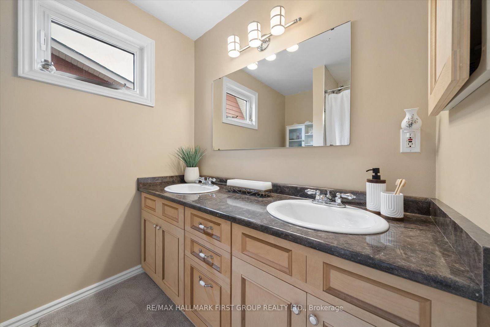 648 Creekview Circle Property Photo 13