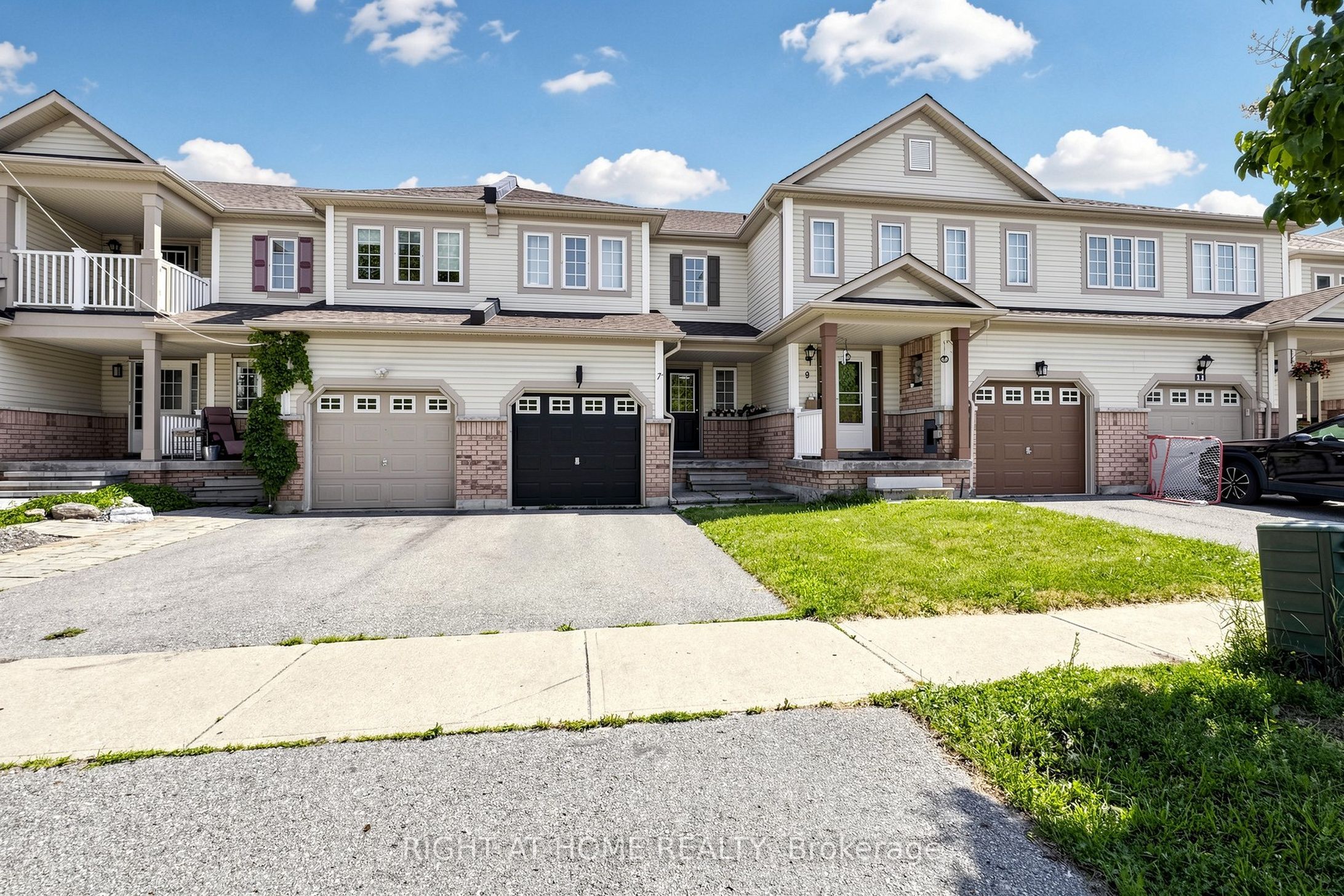 7 Macmillan Avenue
