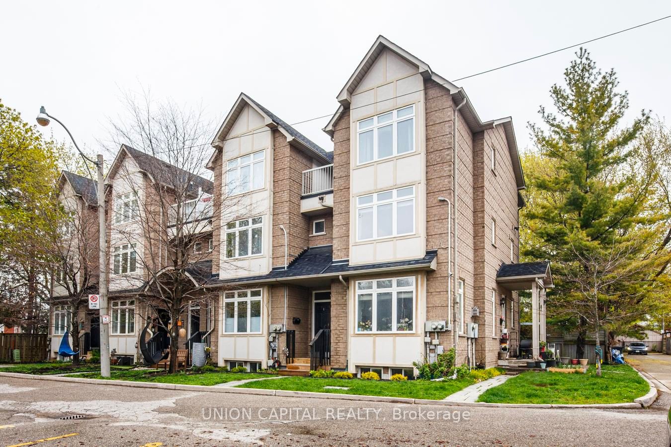 1 Bastedo Avenue 8 Property Photo 2