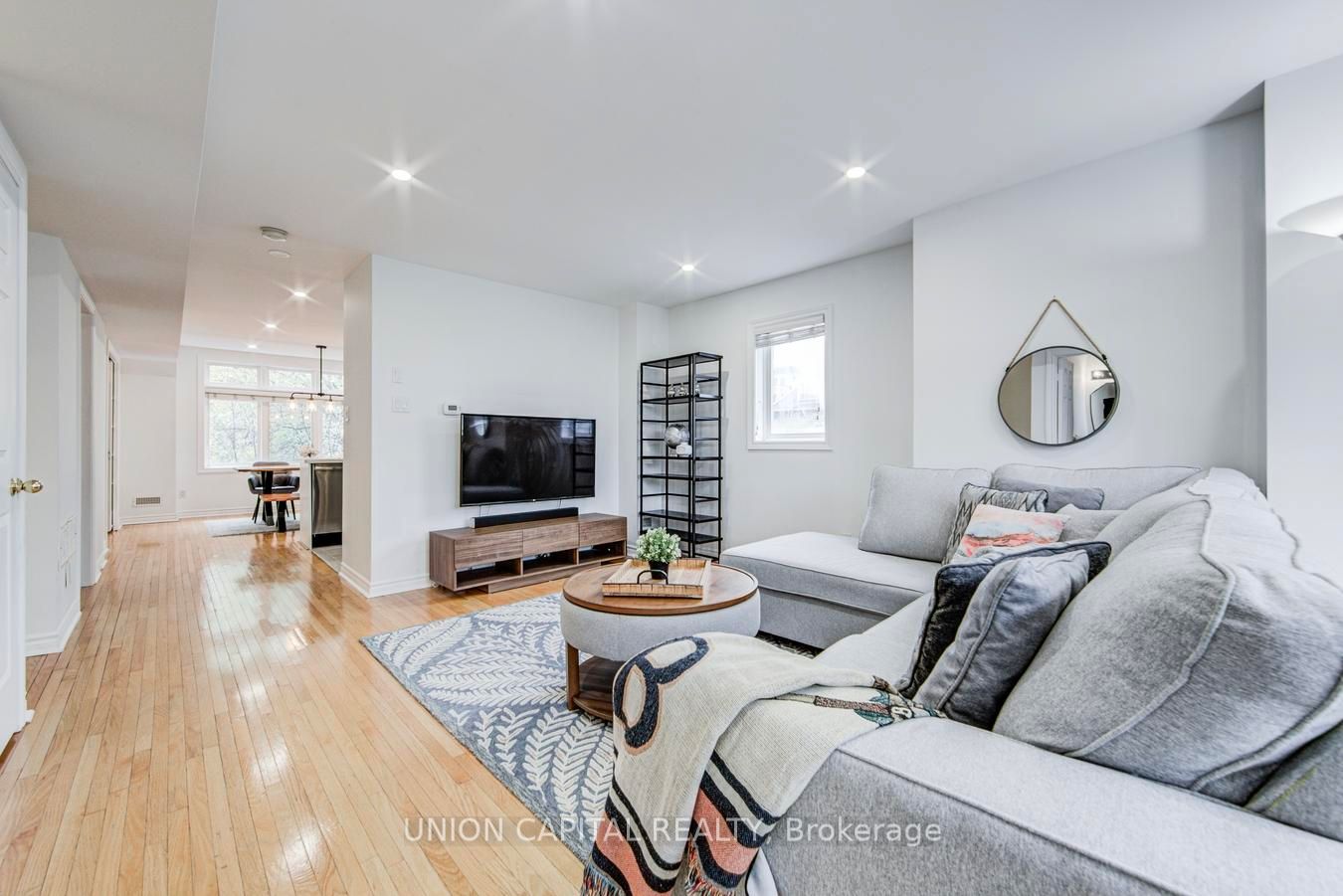 1 Bastedo Avenue 8 Property Photo 6