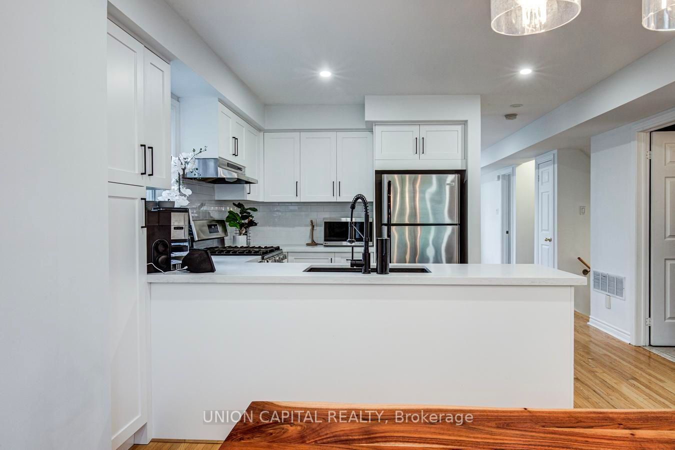 1 Bastedo Avenue 8 Property Photo 15