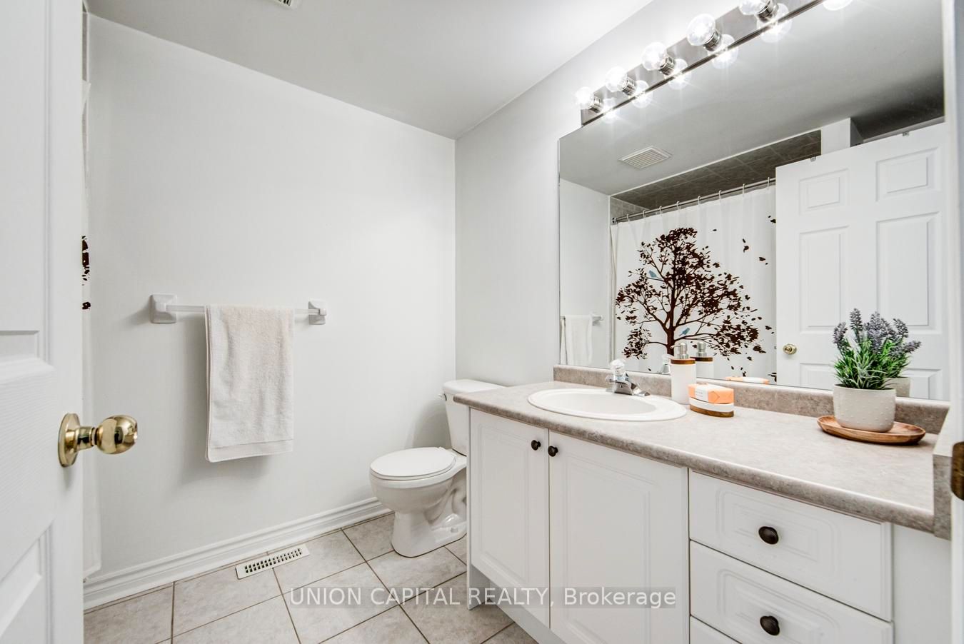 1 Bastedo Avenue 8 Property Photo 28
