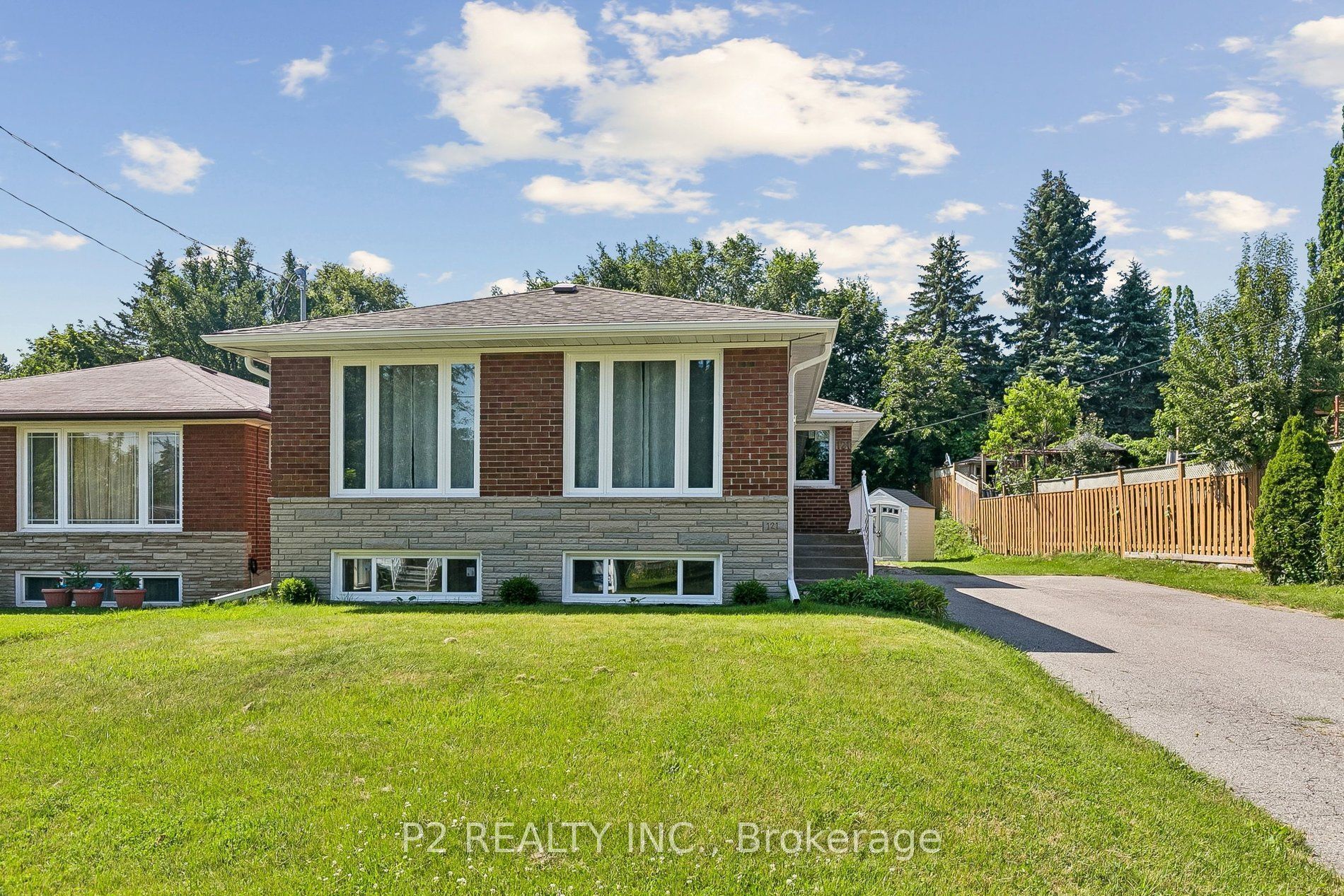 121 Confederation Drive Property Photo 1