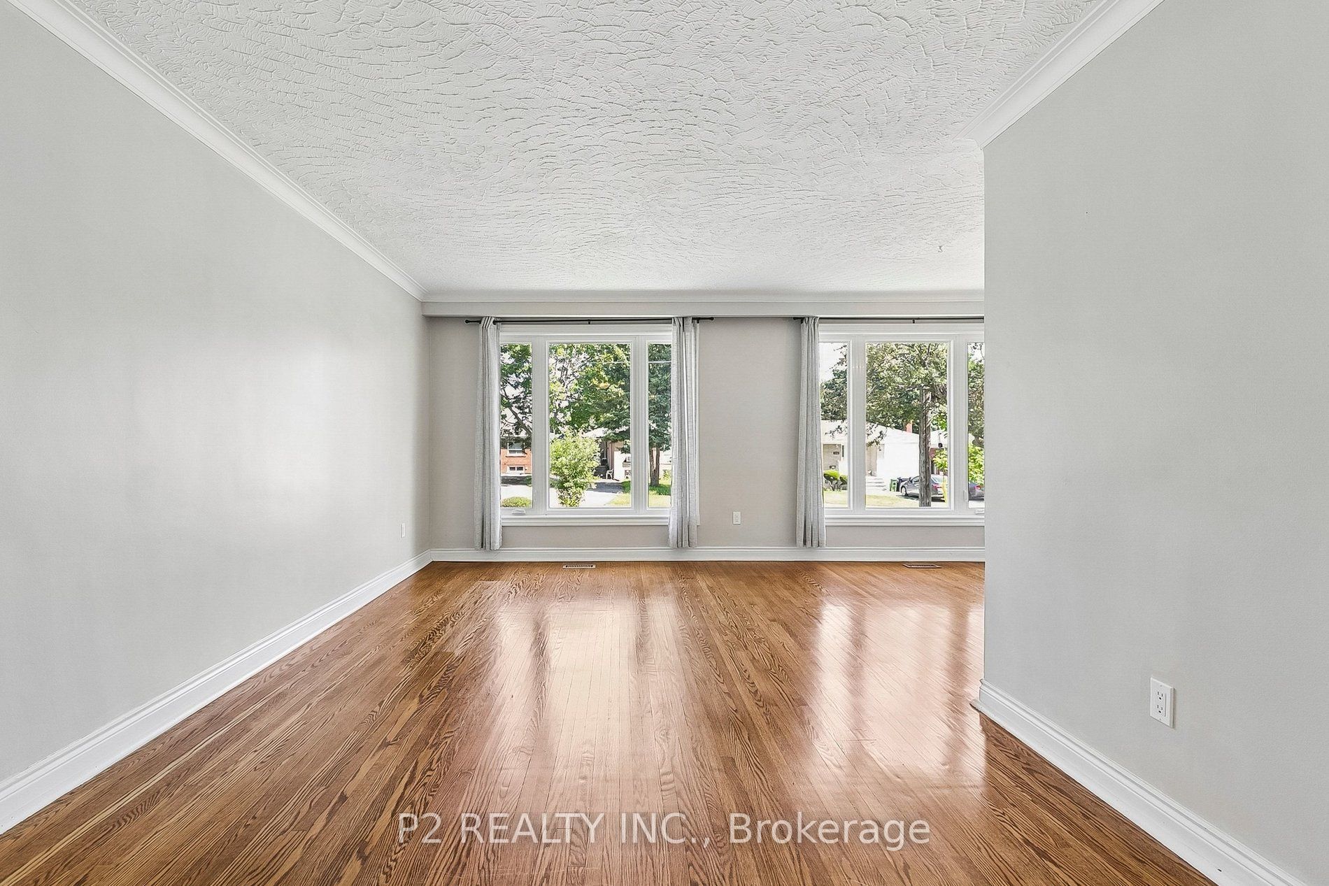 121 Confederation Drive Property Photo 6