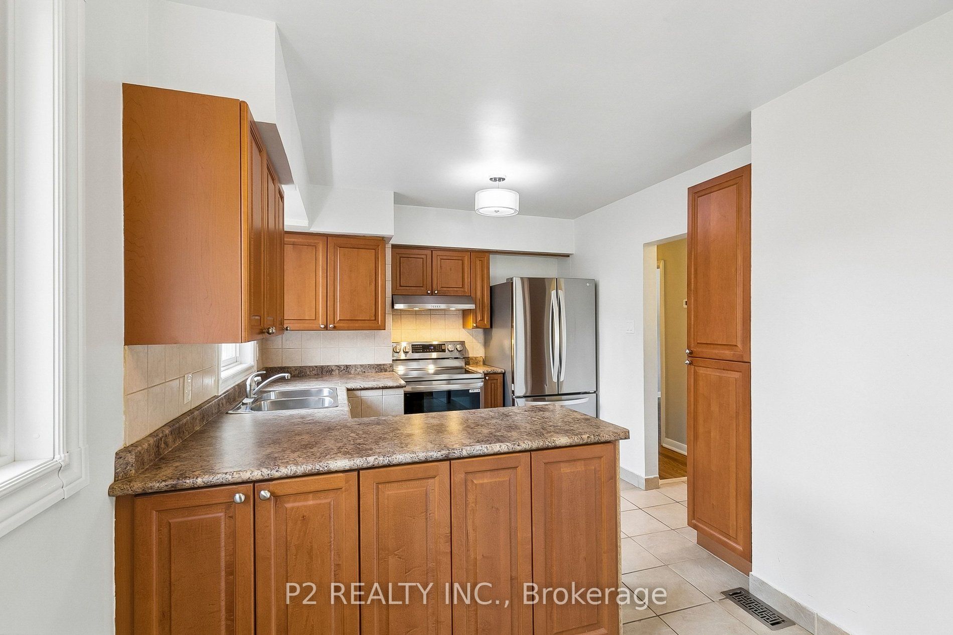 121 Confederation Drive Property Photo 17