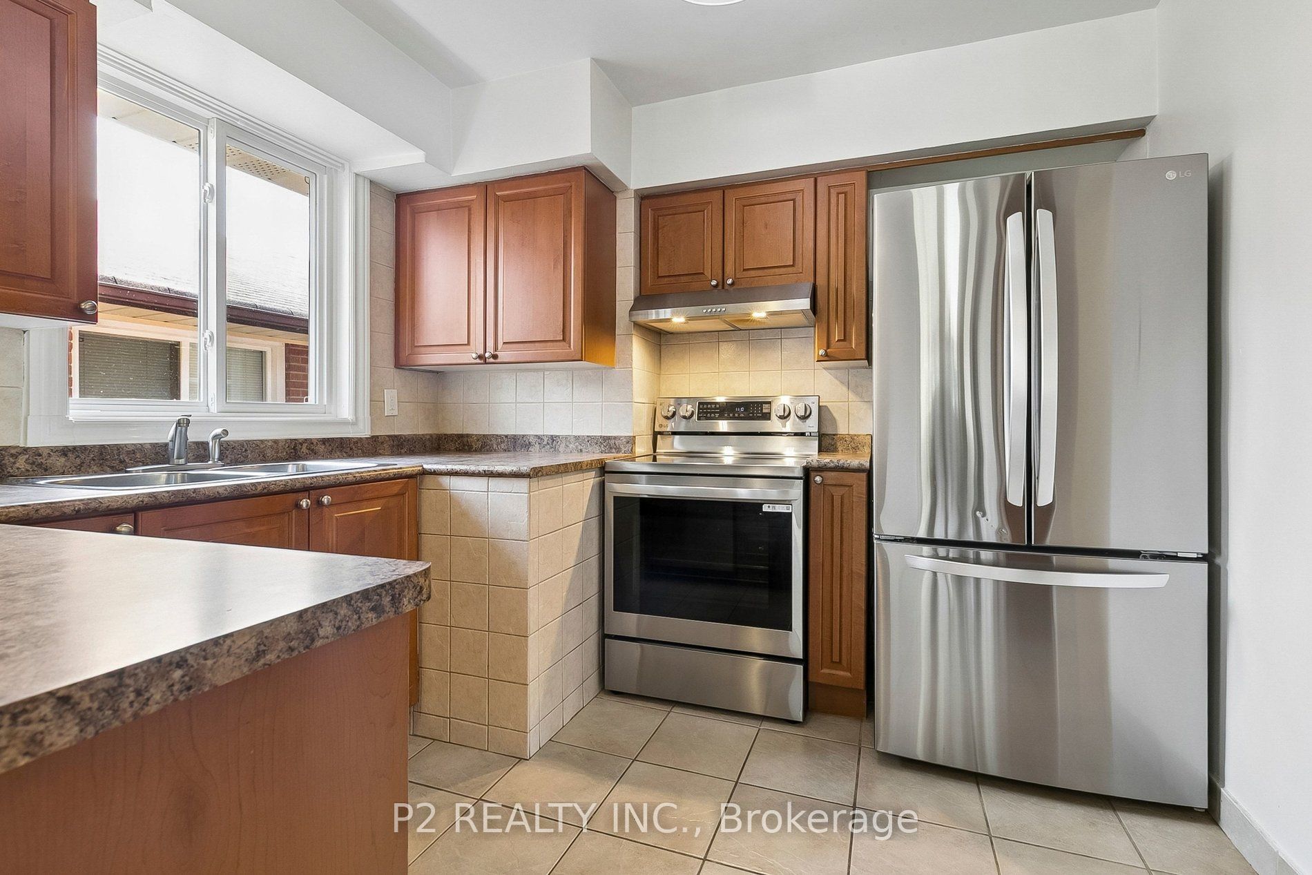 121 Confederation Drive Property Photo 18