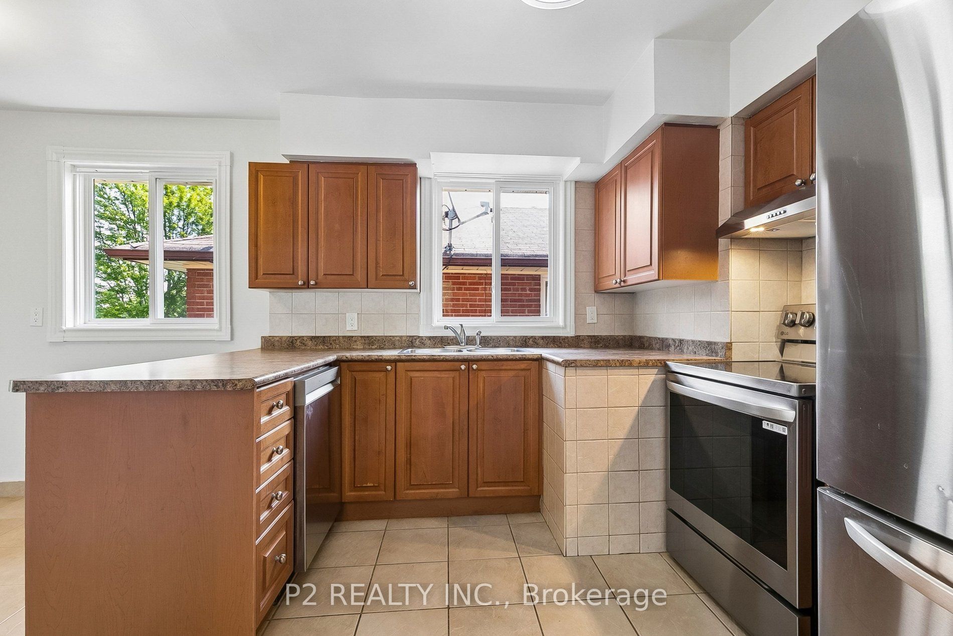 121 Confederation Drive Property Photo 20