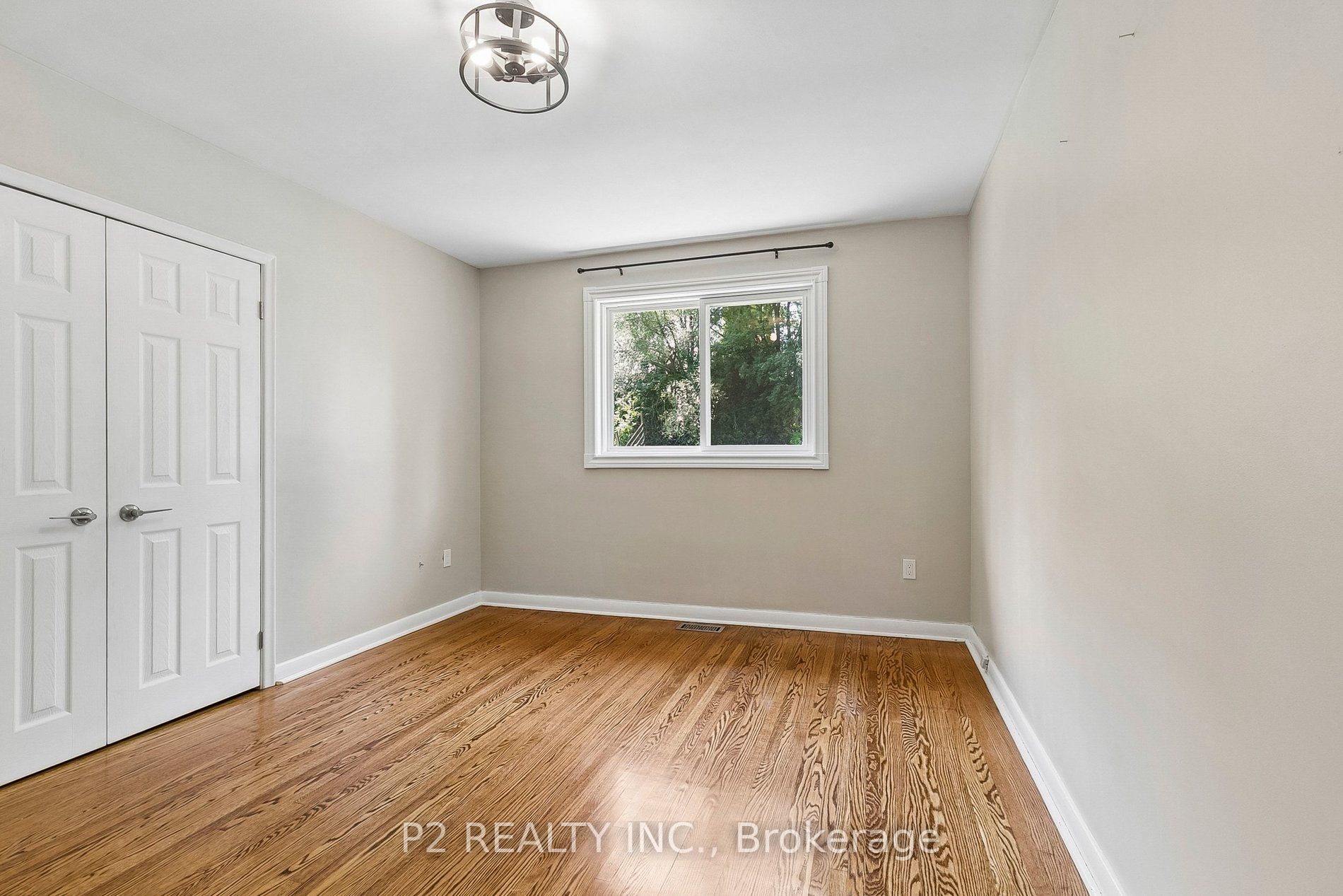 121 Confederation Drive Property Photo 28