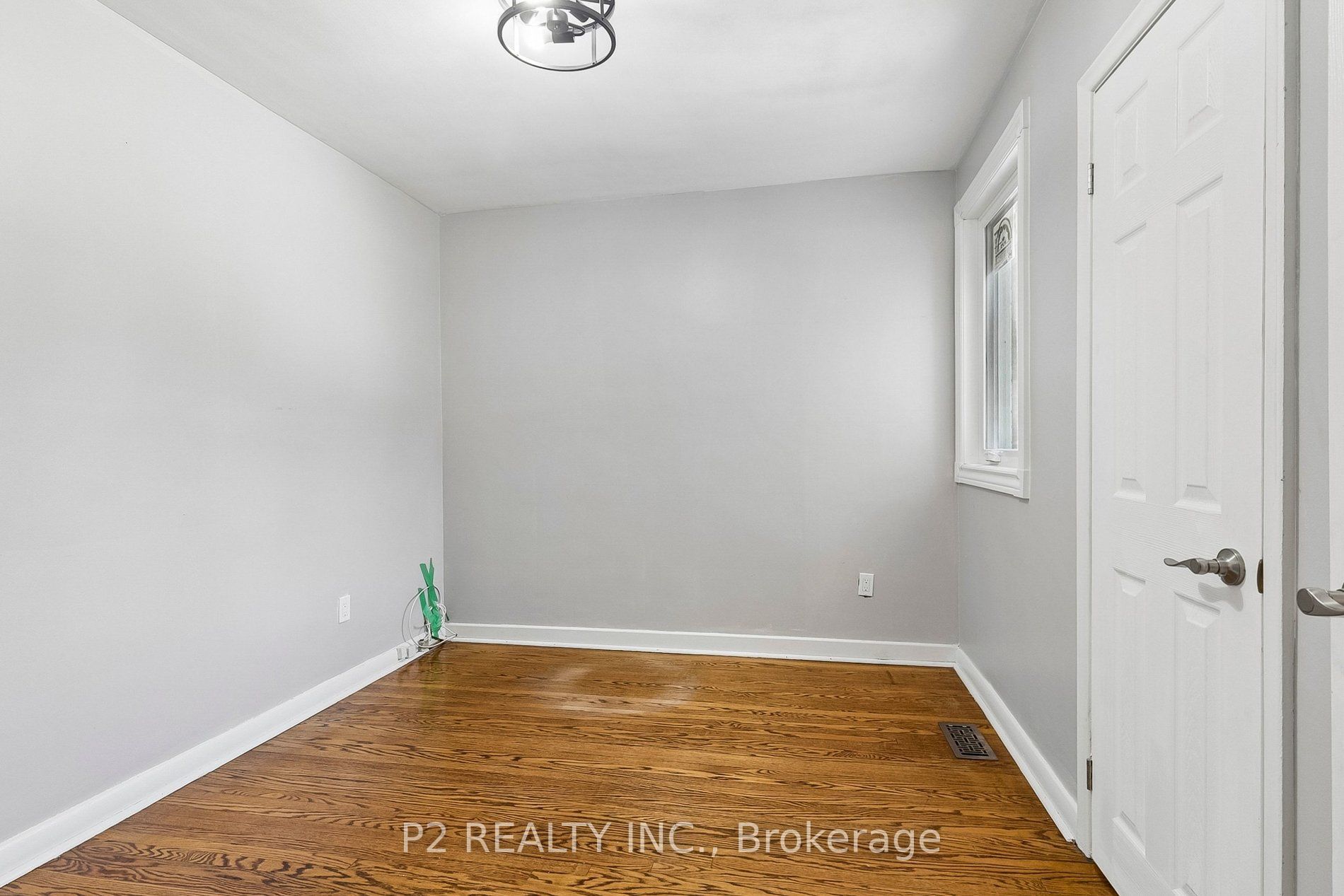 121 Confederation Drive Property Photo 35