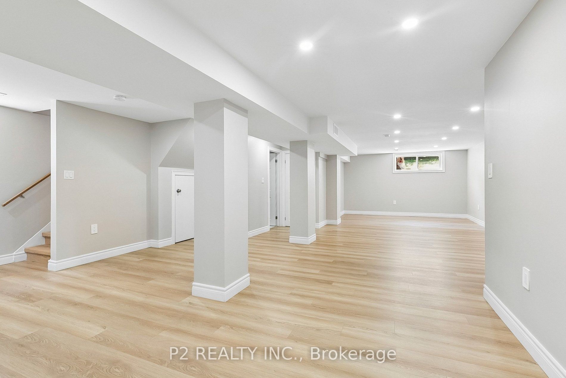 121 Confederation Drive Property Photo 42