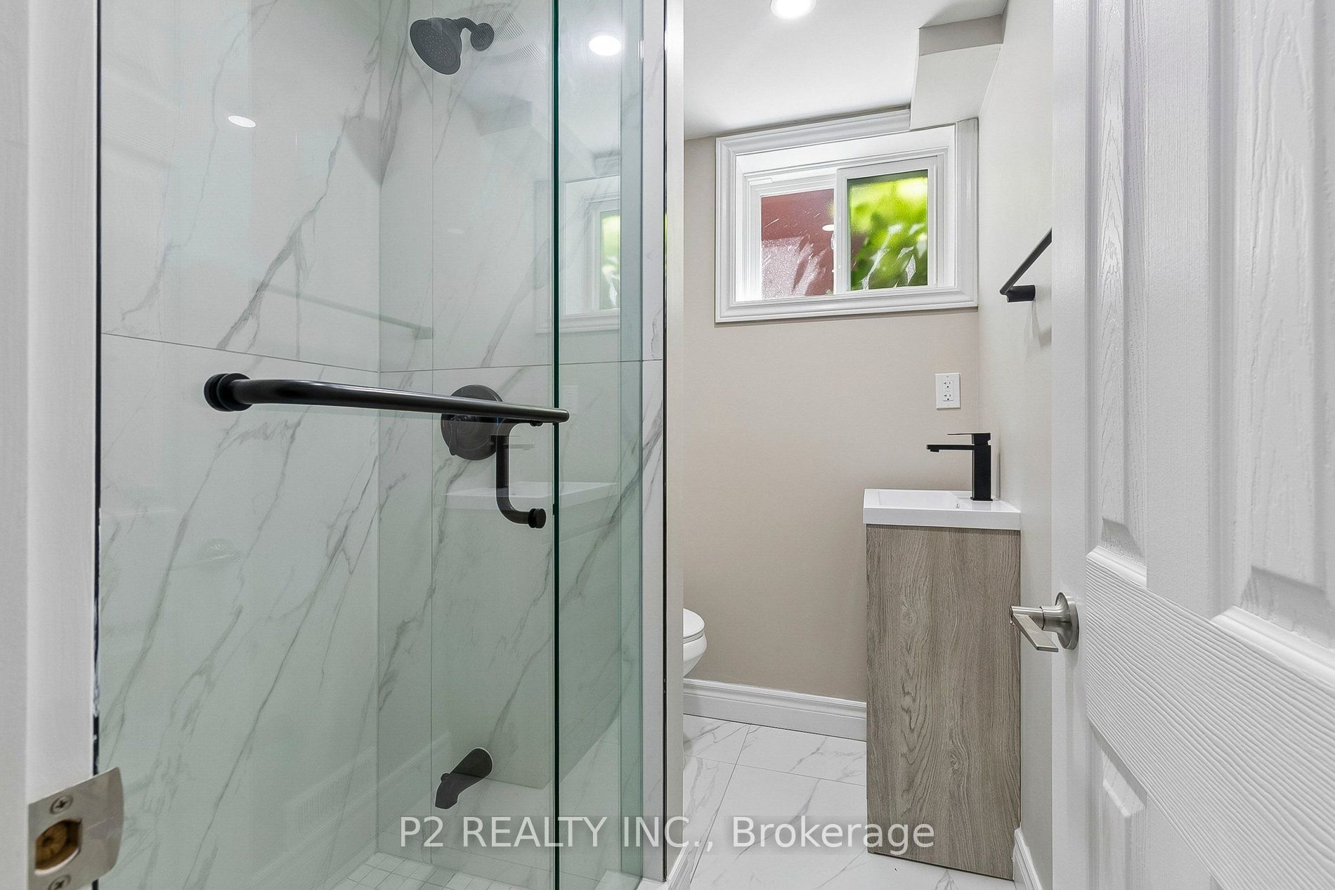 121 Confederation Drive Property Photo 47