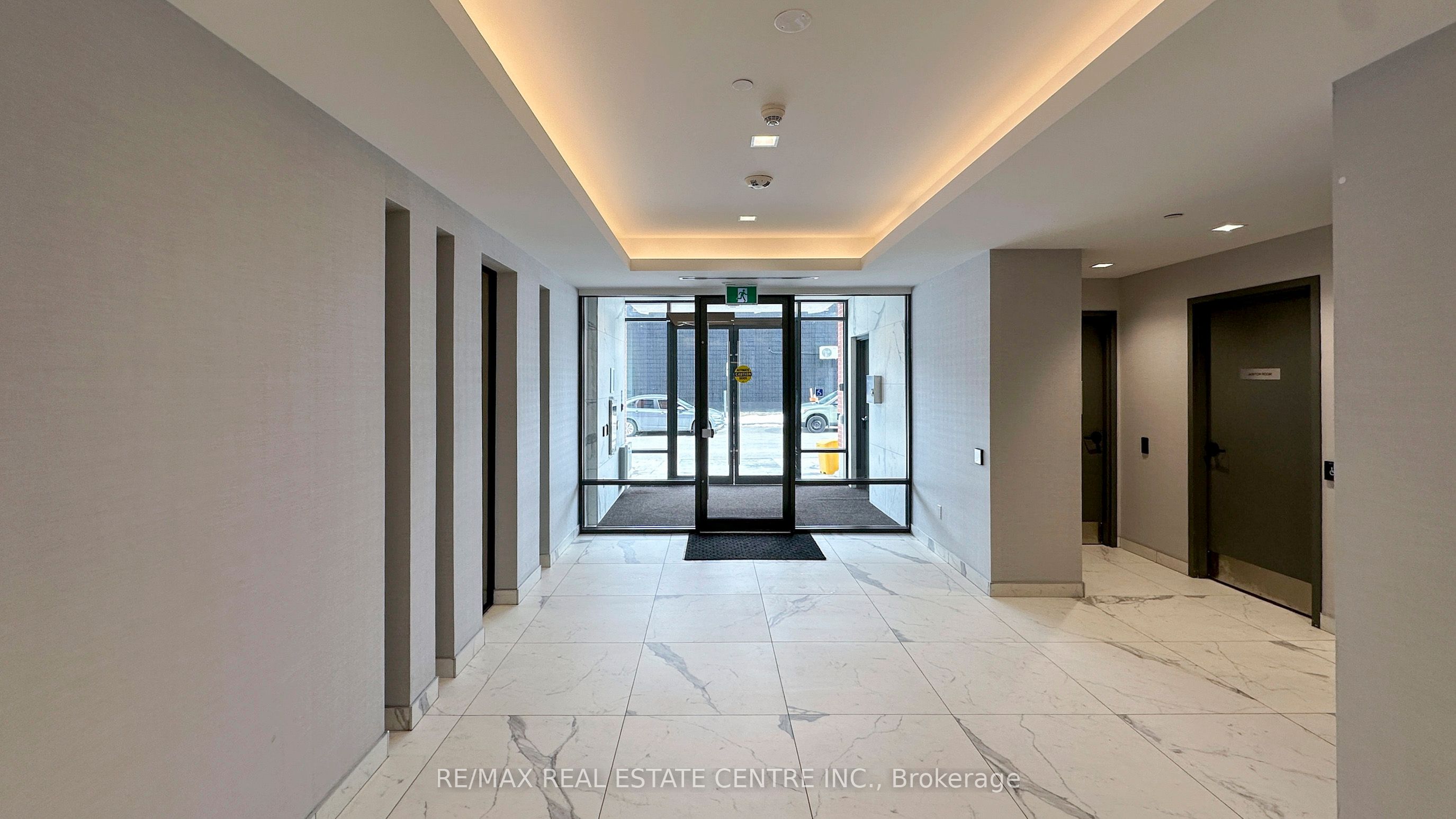 1010 Dundas Street E Ph12 Property Photo 8