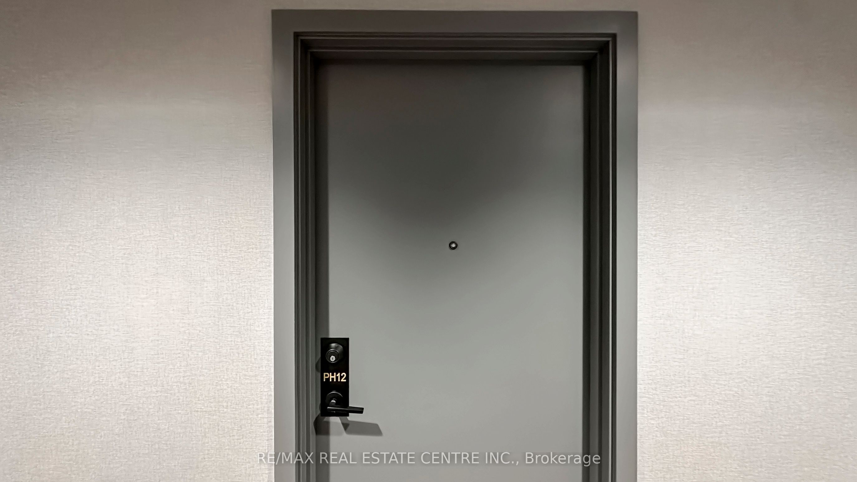 1010 Dundas Street E Ph12 Property Photo 13