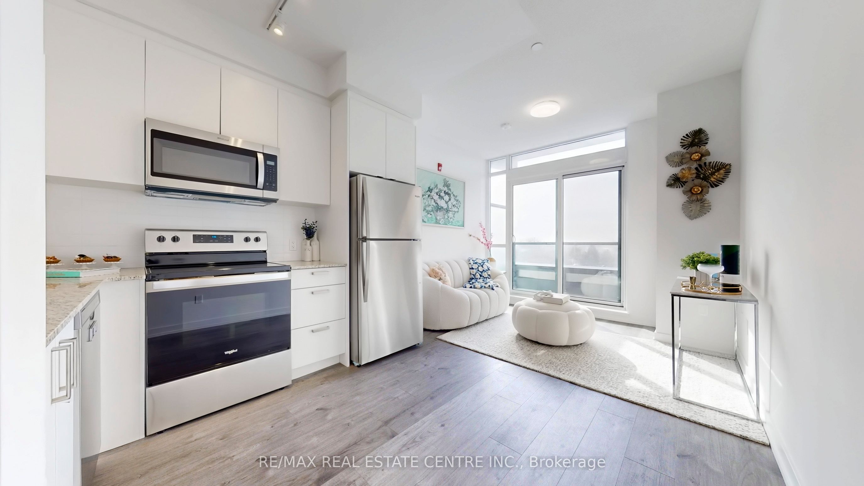 1010 Dundas Street E Ph12 Property Photo 14