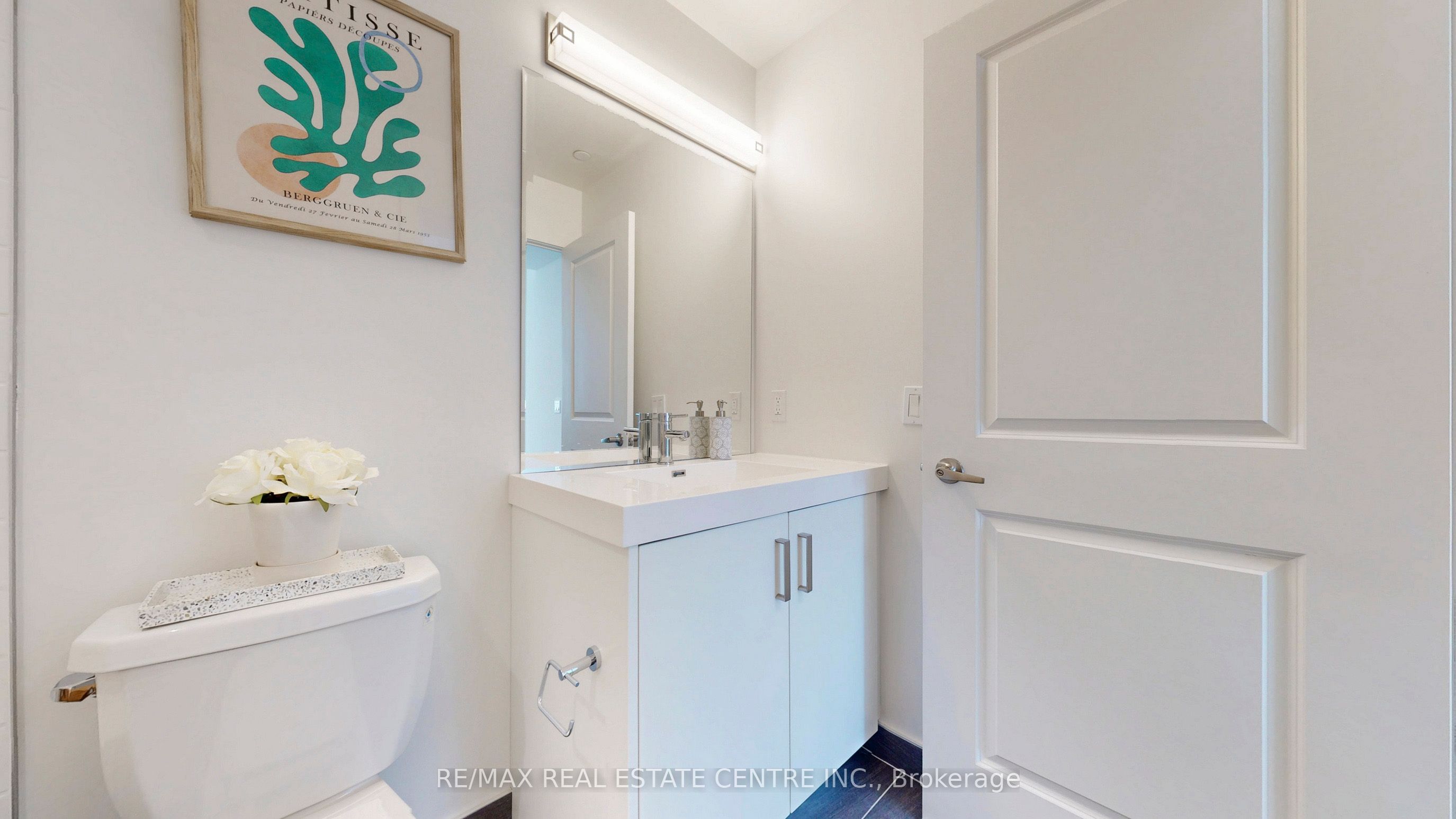 1010 Dundas Street E Ph12 Property Photo 29