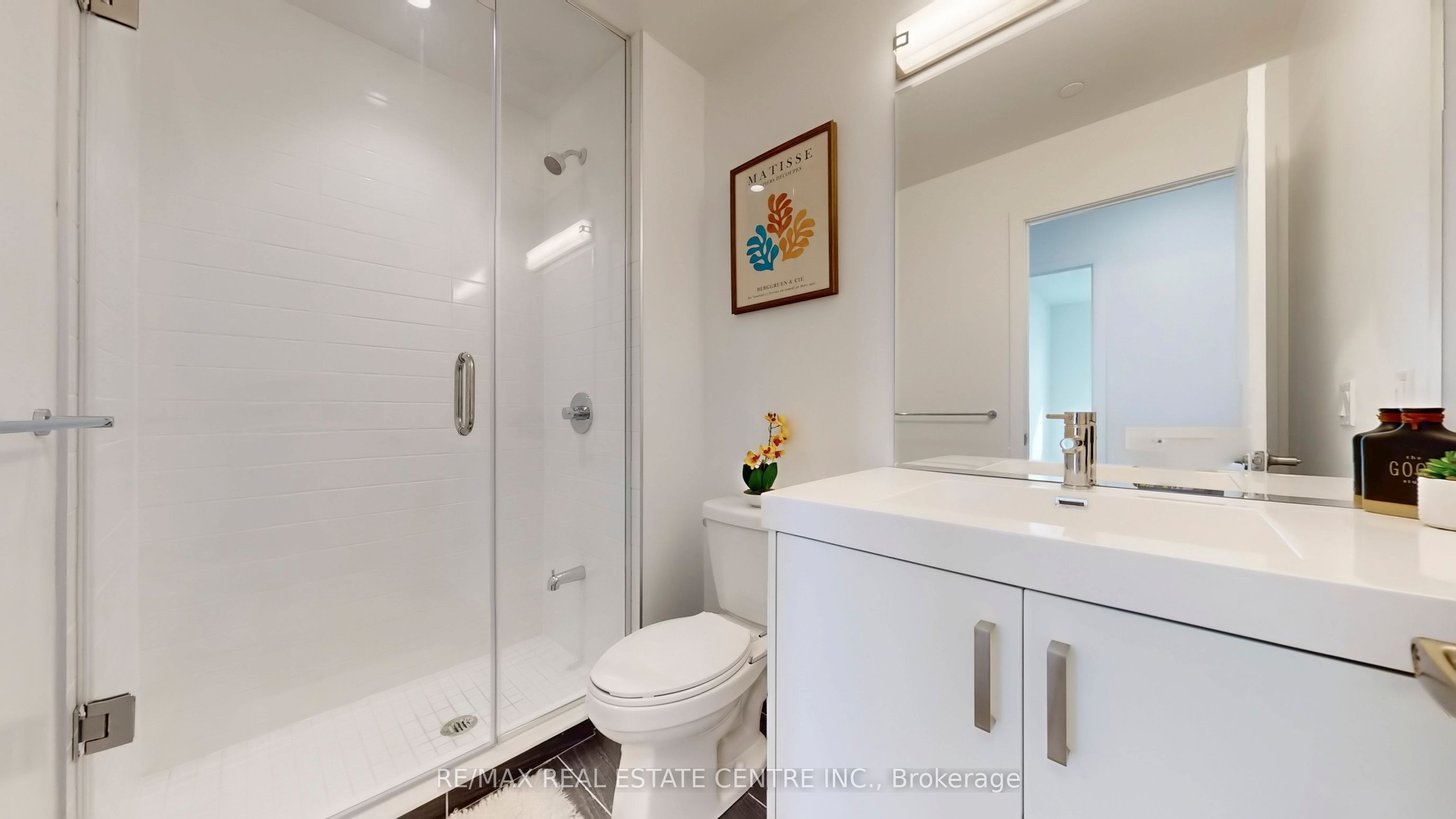 1010 Dundas Street E Ph12 Property Photo 33