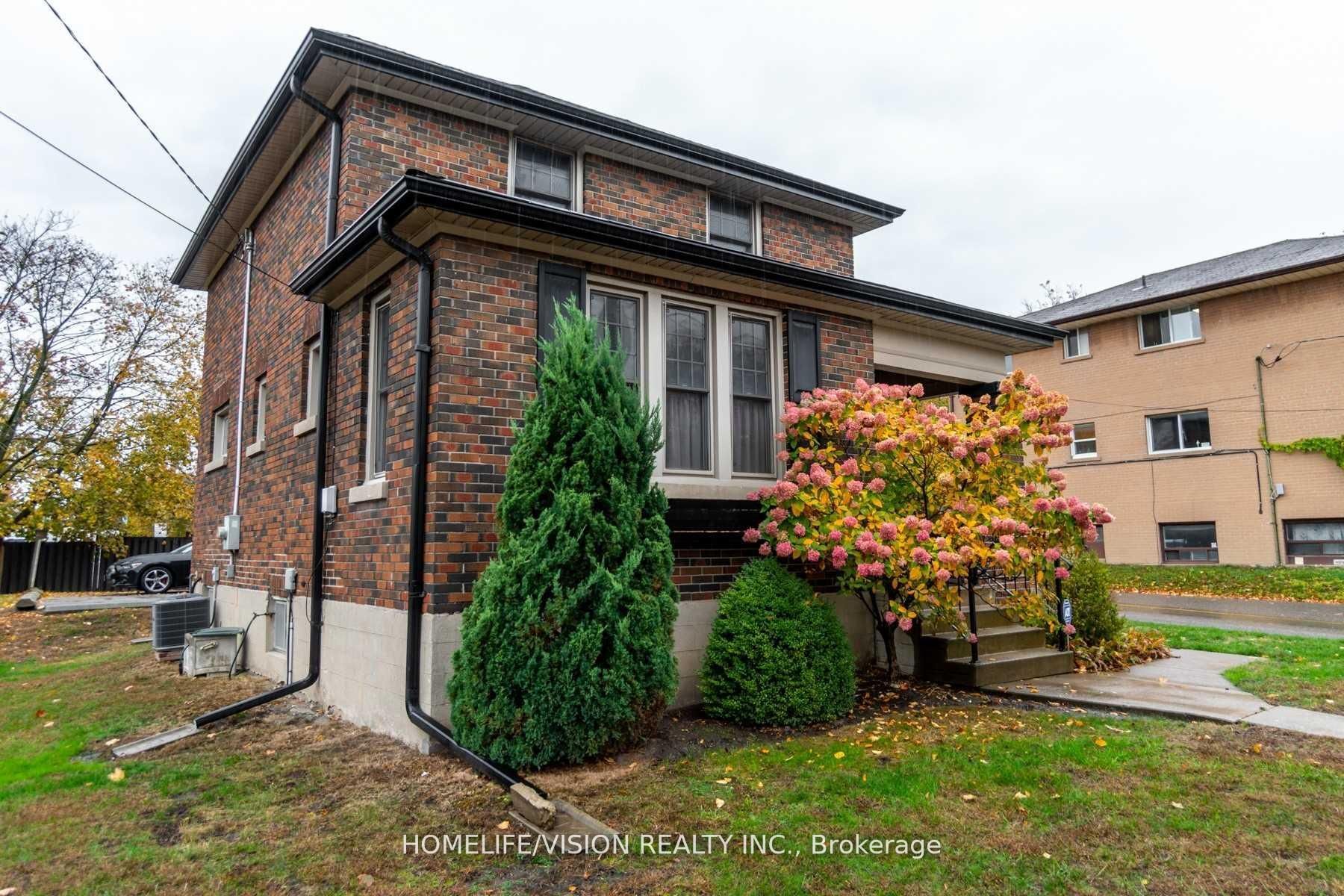 123 Mary Street E Property Photo 2